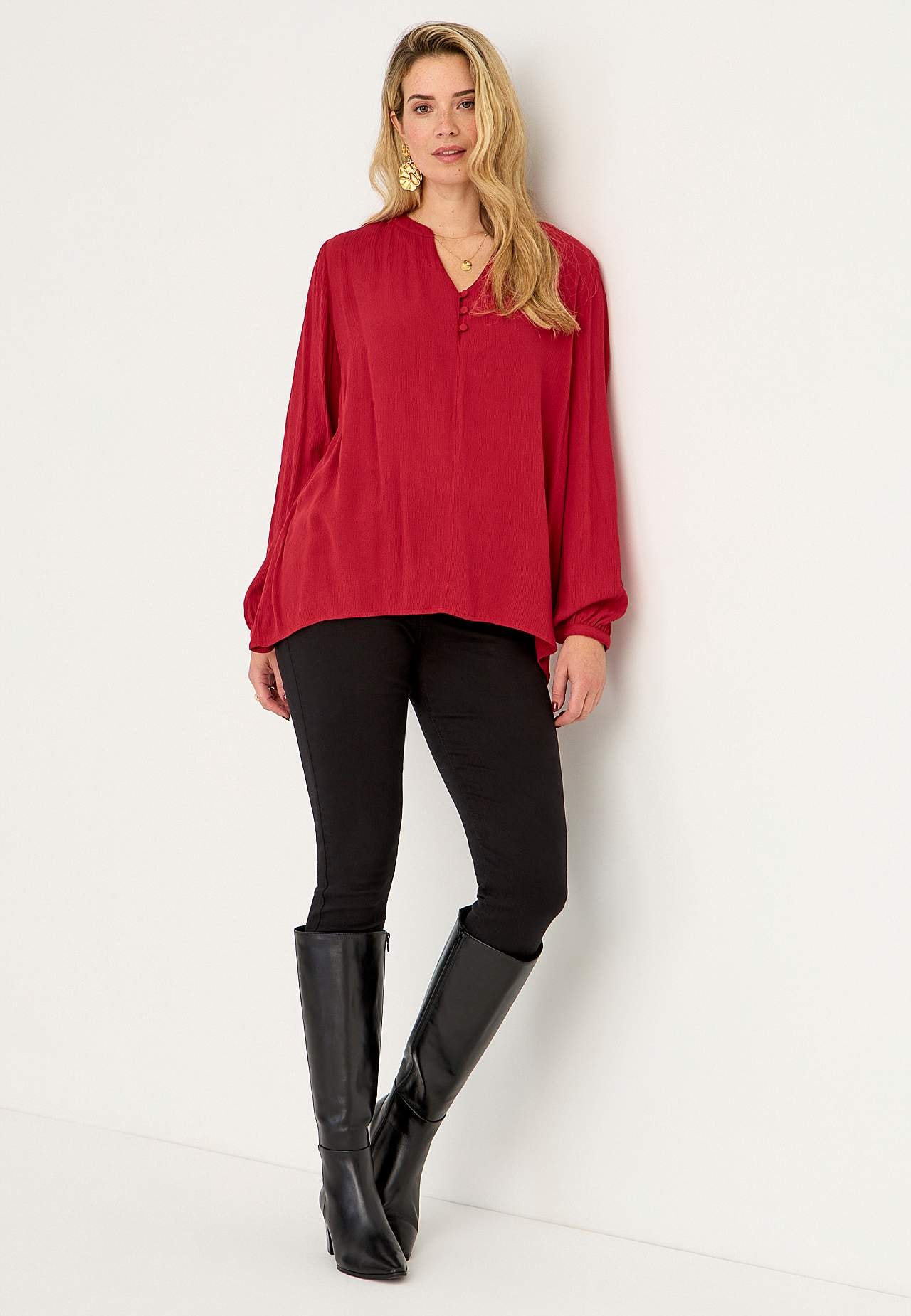 Kreppet bluse med knapper