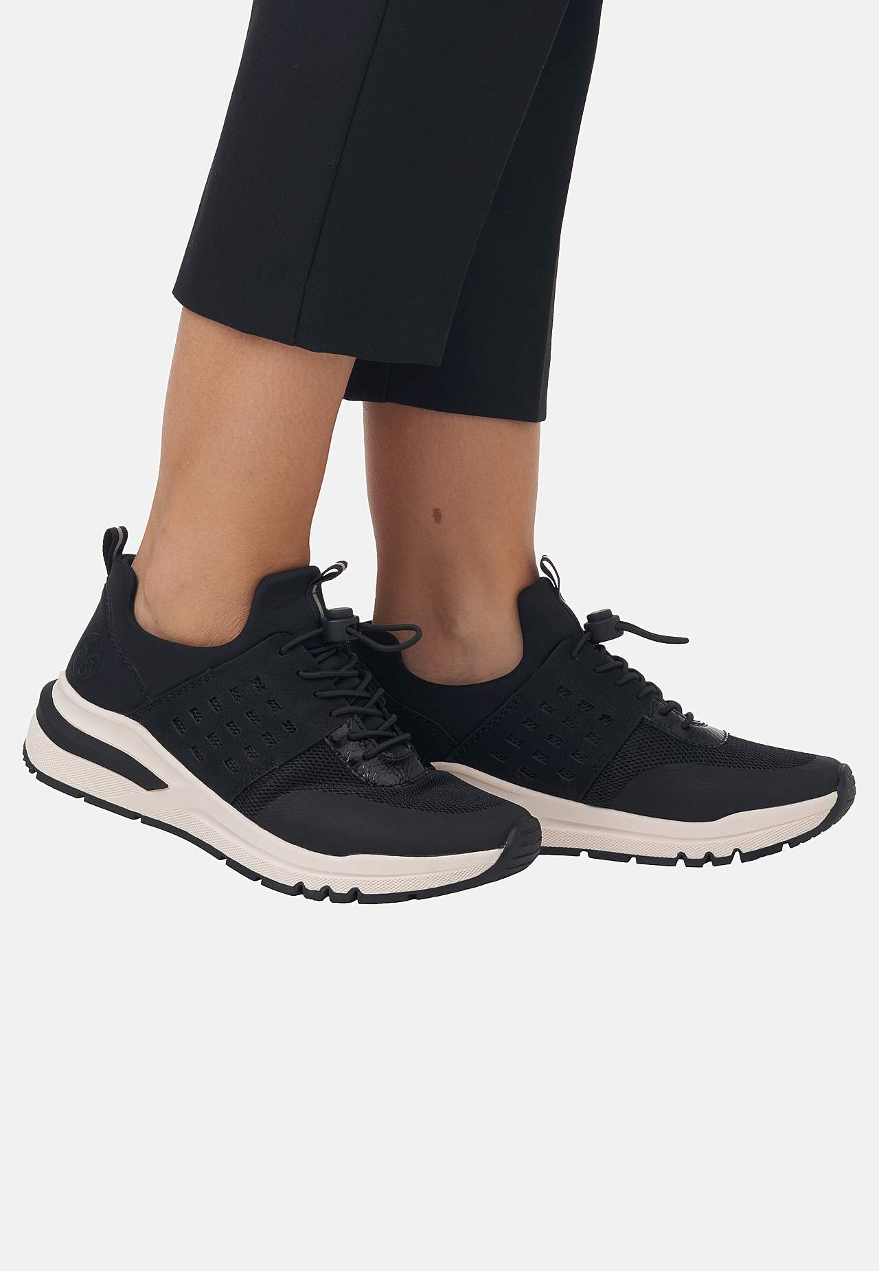 Sneakers med snoretræk