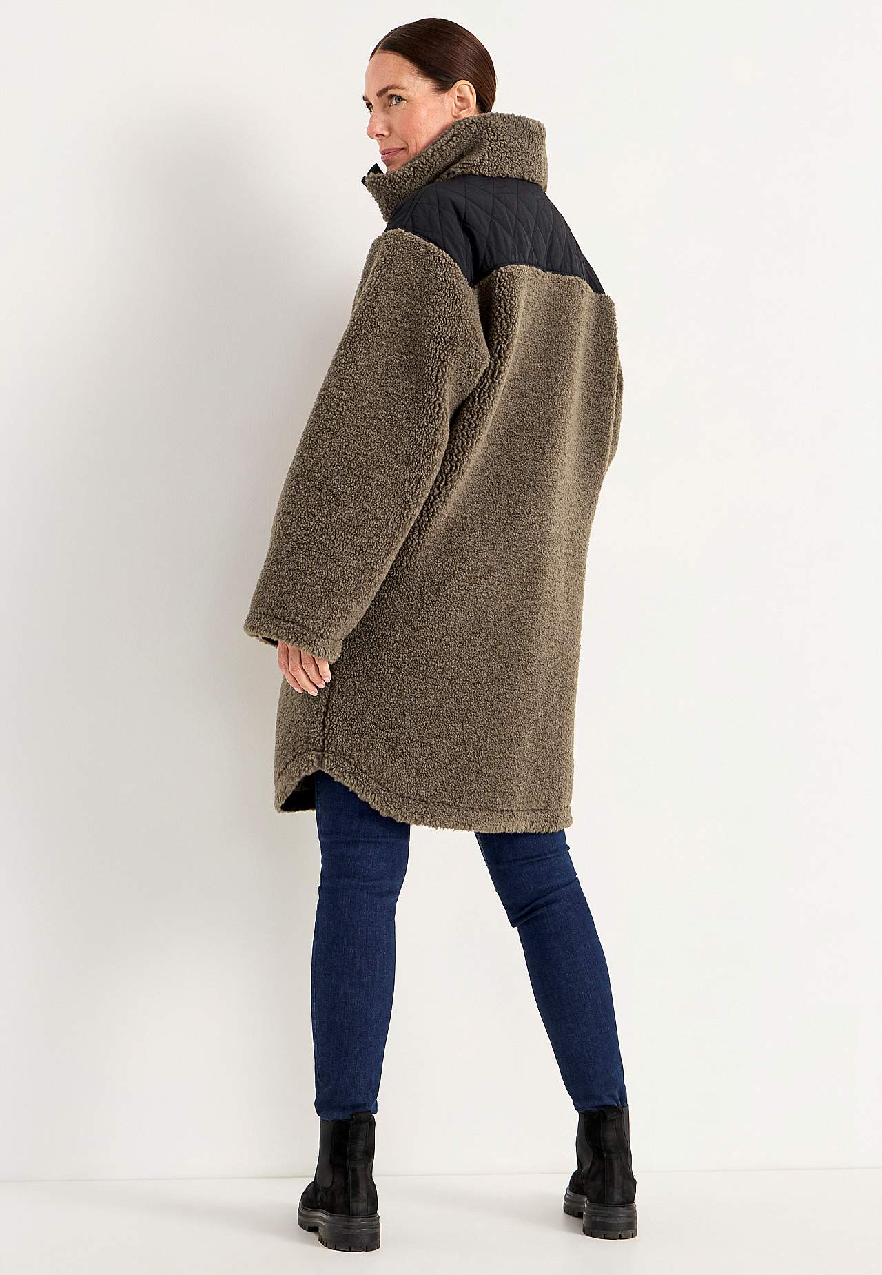 Lang fleecejakke med høj krave