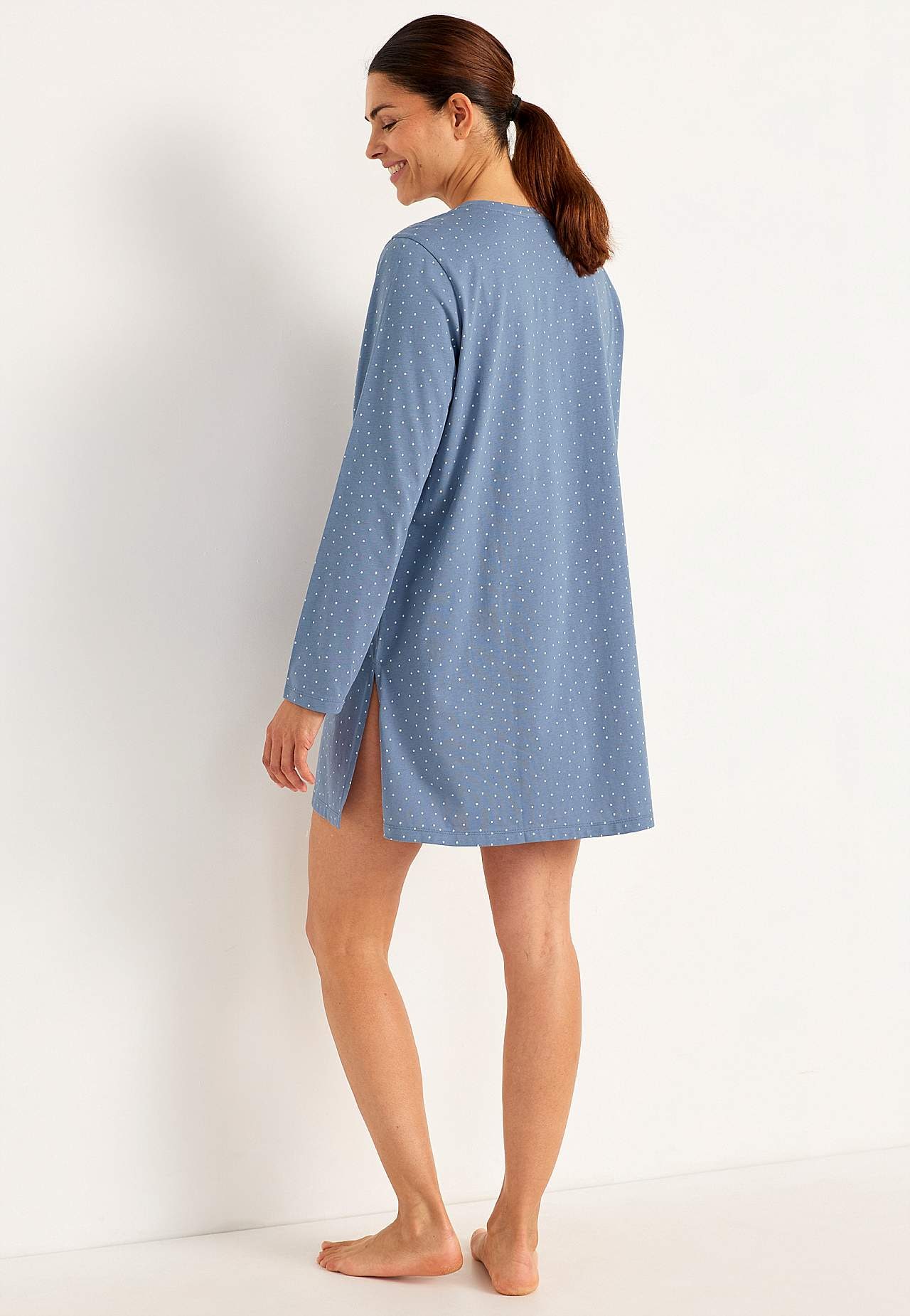 Kort natkjole med knapper