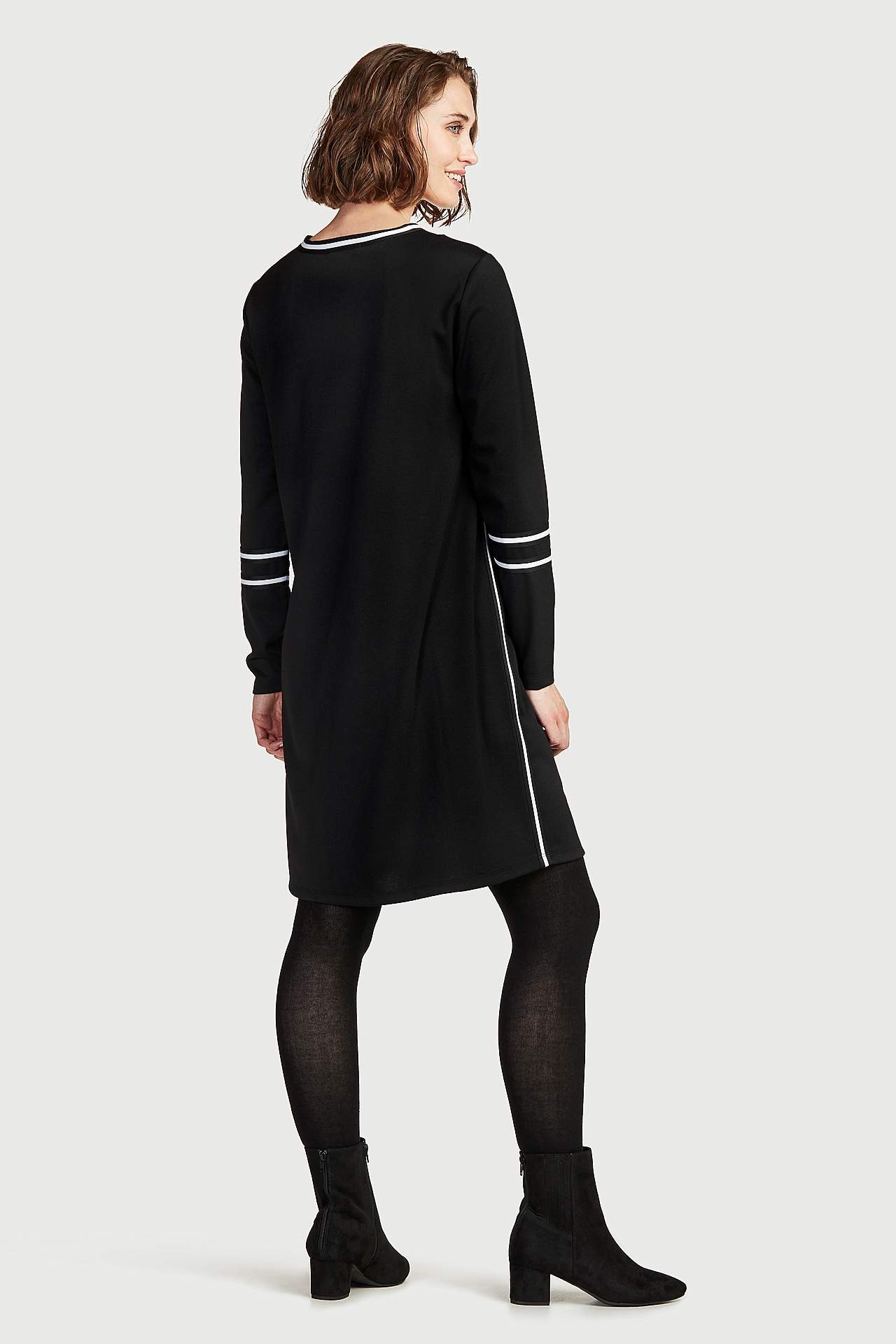 Jerseykjole med kontrastfarvede detaljer Tatum