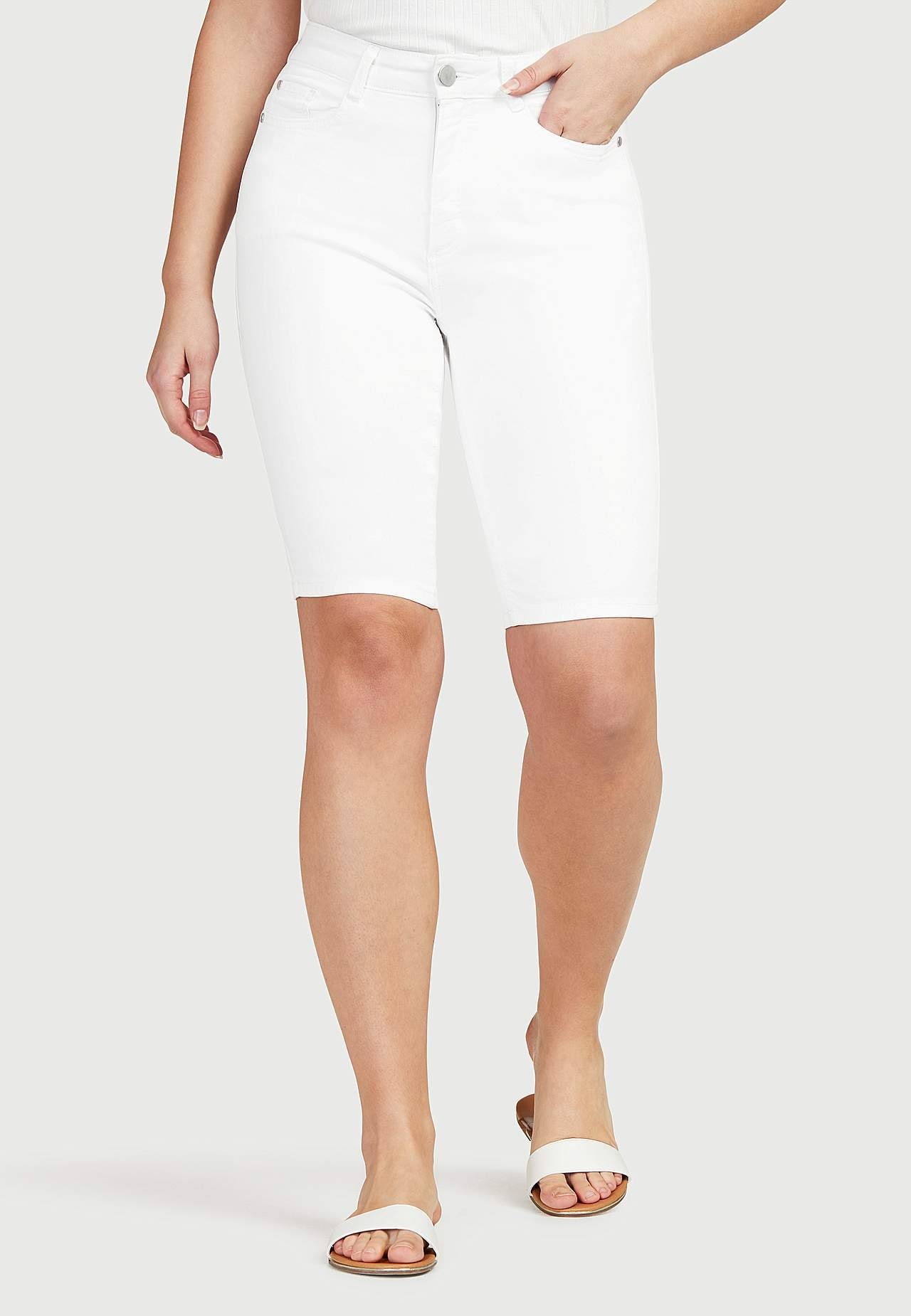 Elastiske denimshorts med langt ben