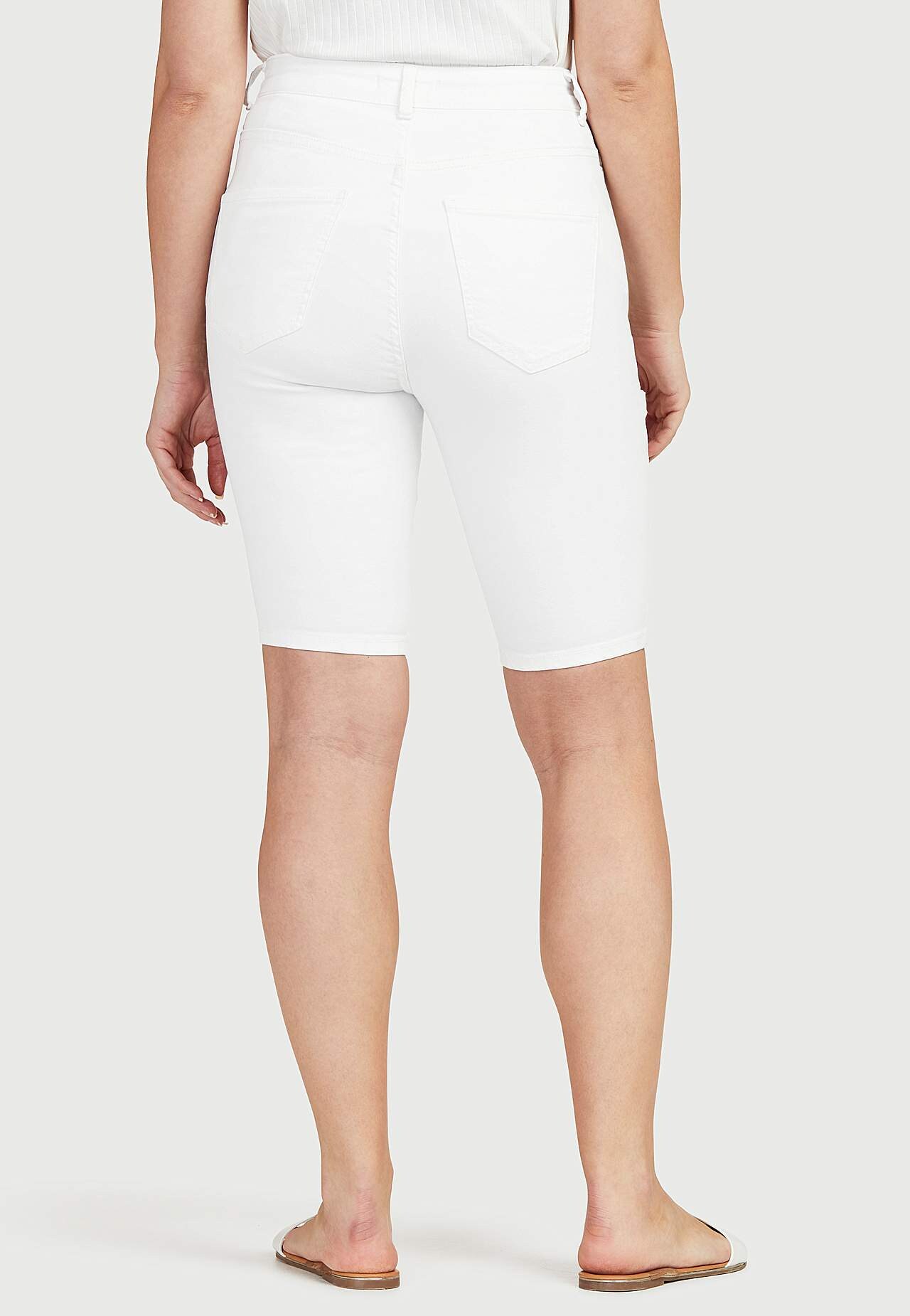 Elastiske denimshorts med langt ben