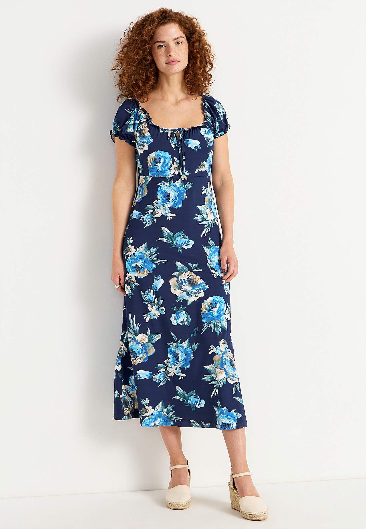 Lang, mønstret off-shoulder-kjole