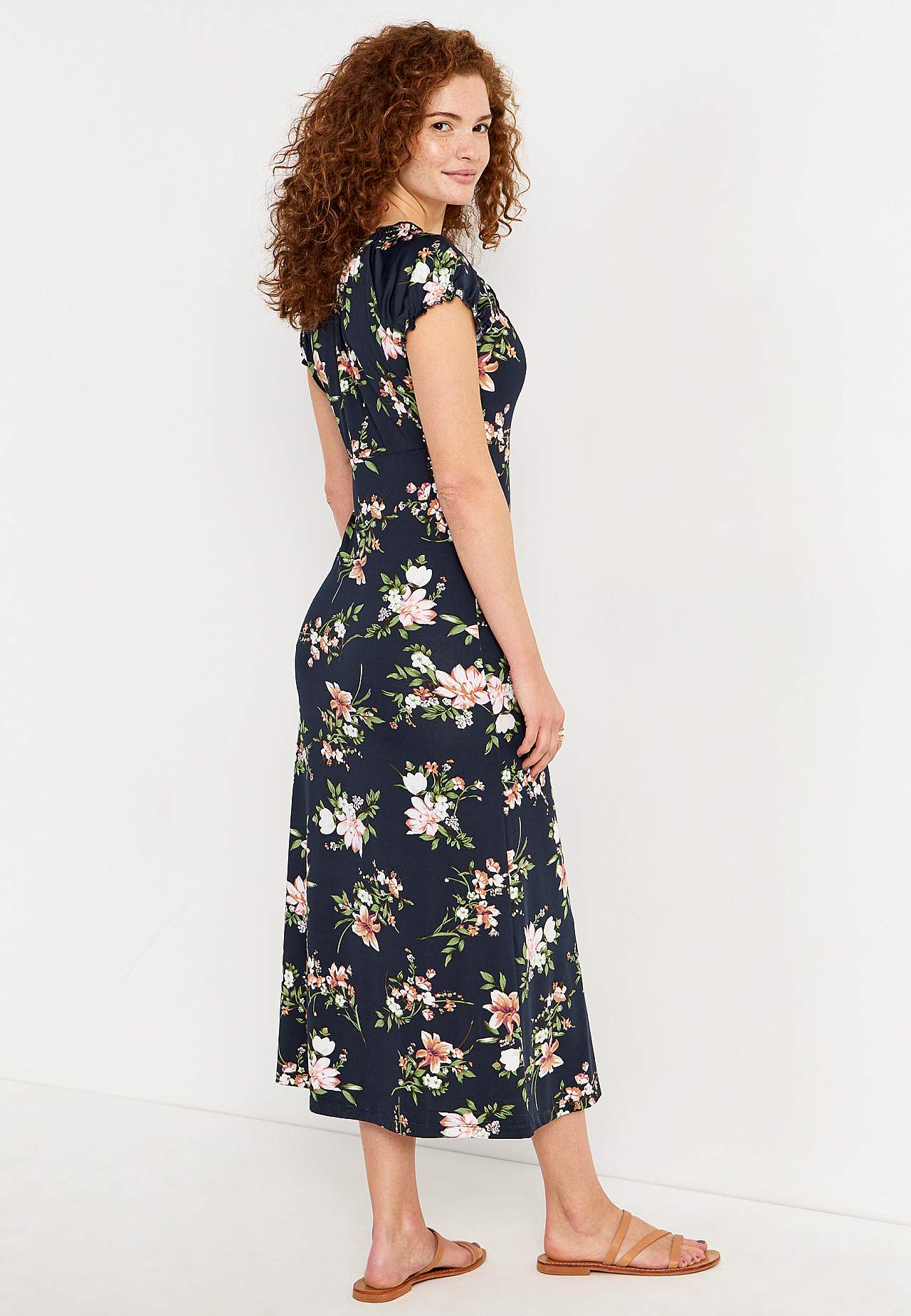 Lang, mønstret off-shoulder-kjole