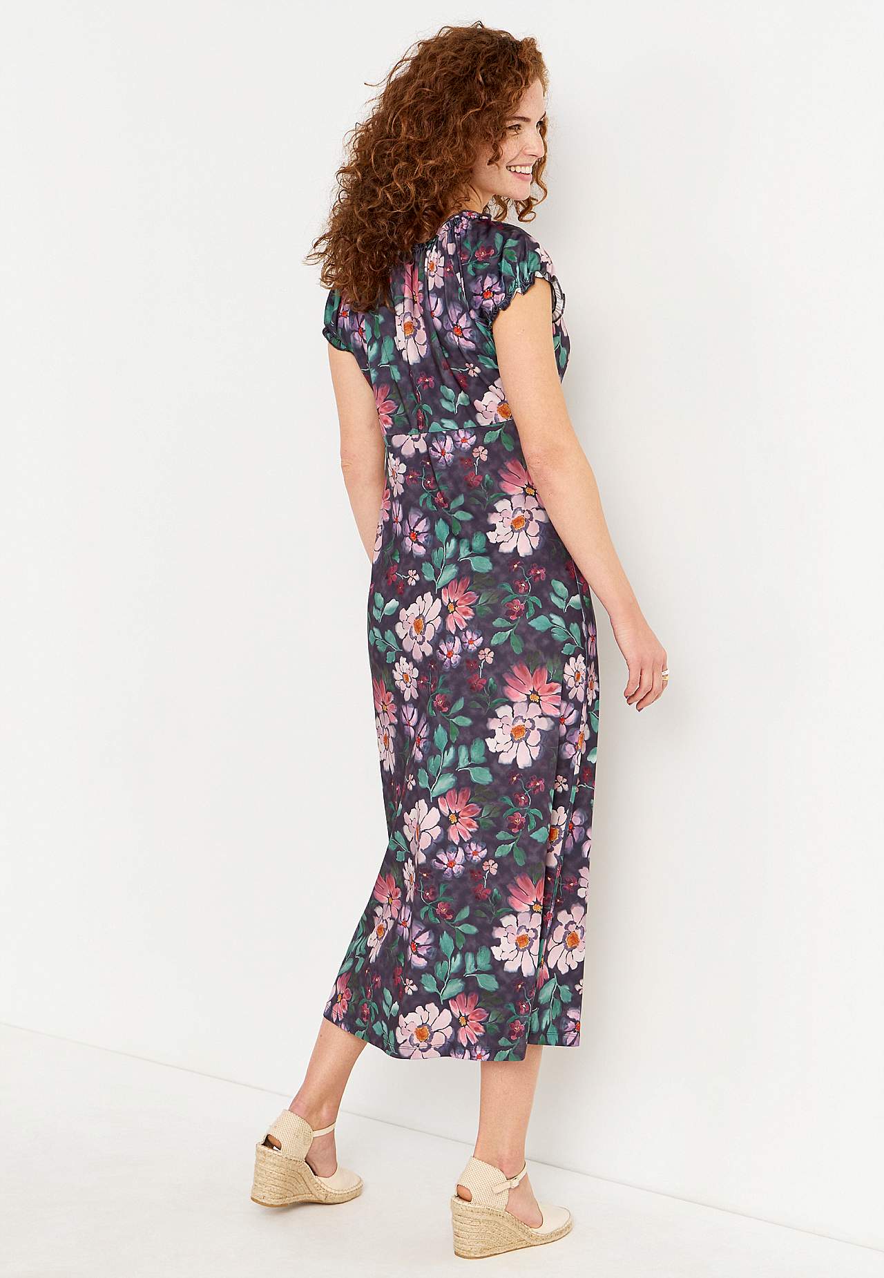 Lang, mønstret off-shoulder-kjole