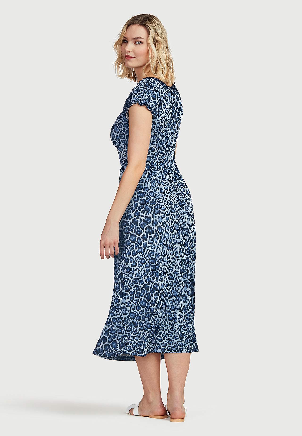 Lang, mønstret off-shoulder-kjole