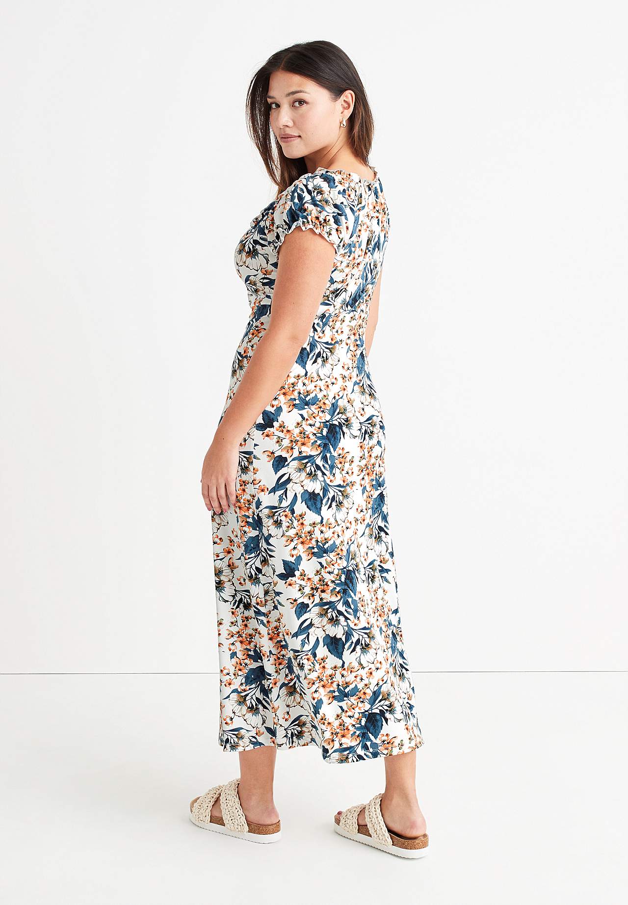 Lang, mønstret off-shoulder-kjole