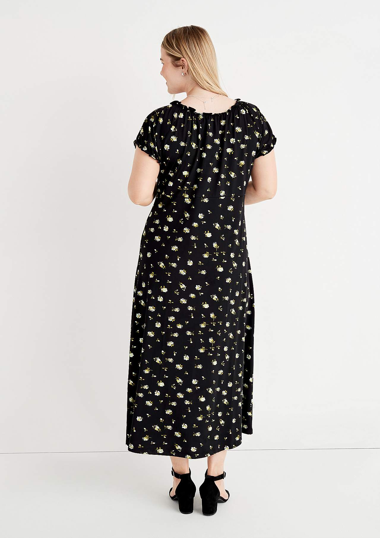 Lang, mønstret off-shoulder-kjole