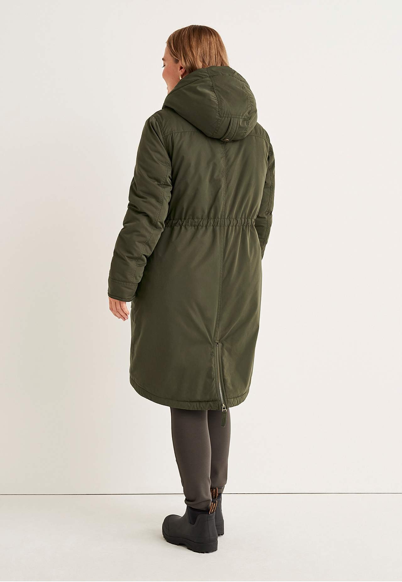 Parka med pileforet hætte