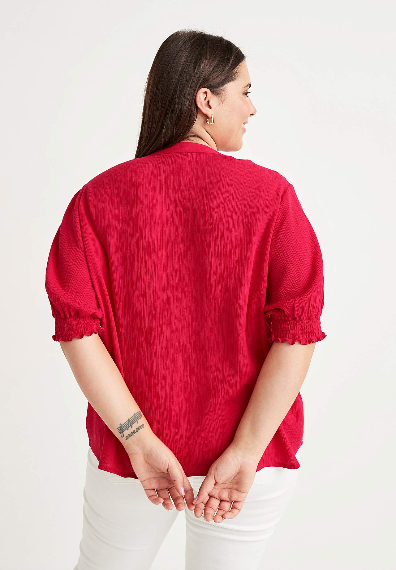 Kreppet bluse med smock