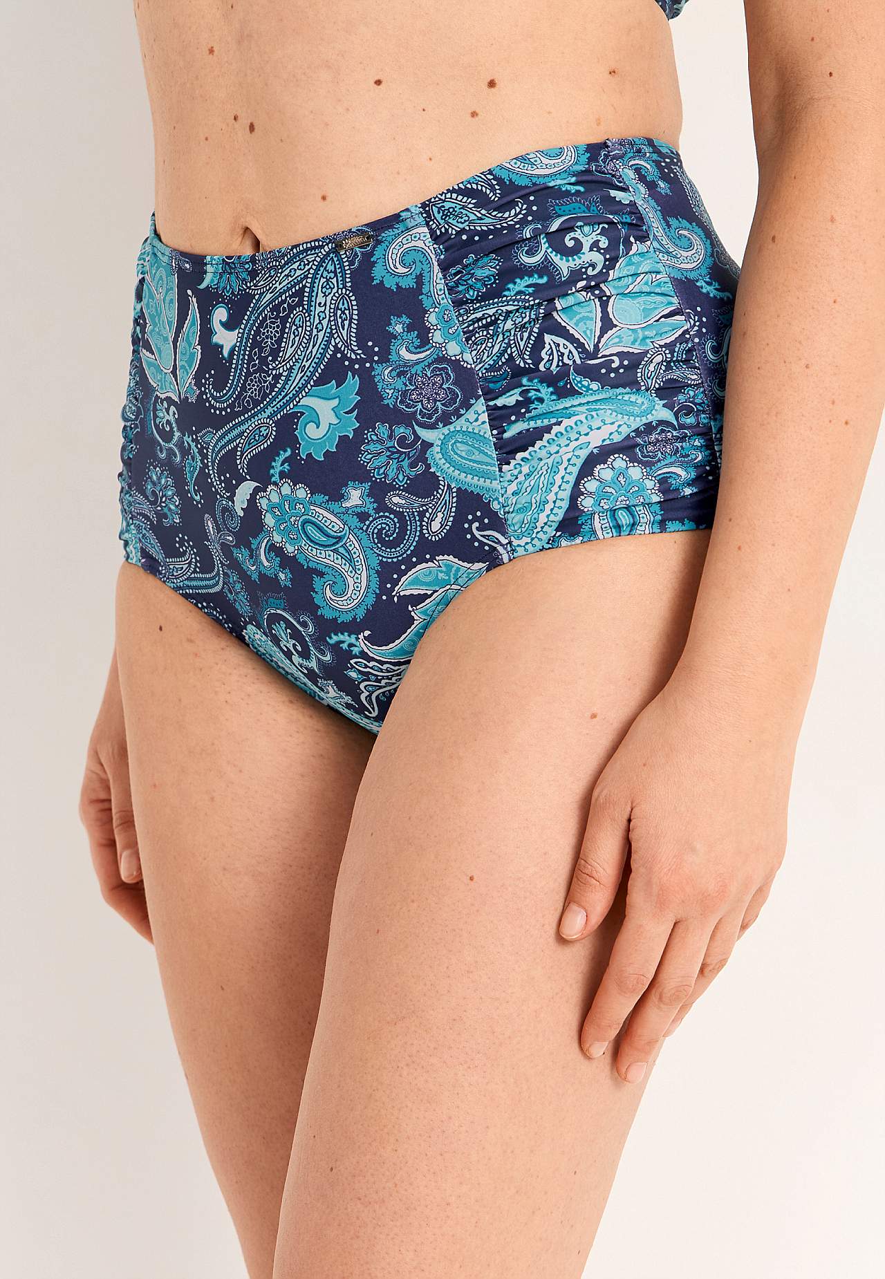 Bikiniunderdel med høj talje