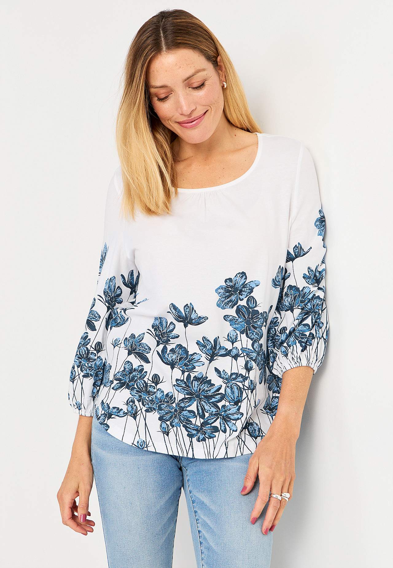 Jerseytop med et blomstermønster Engla