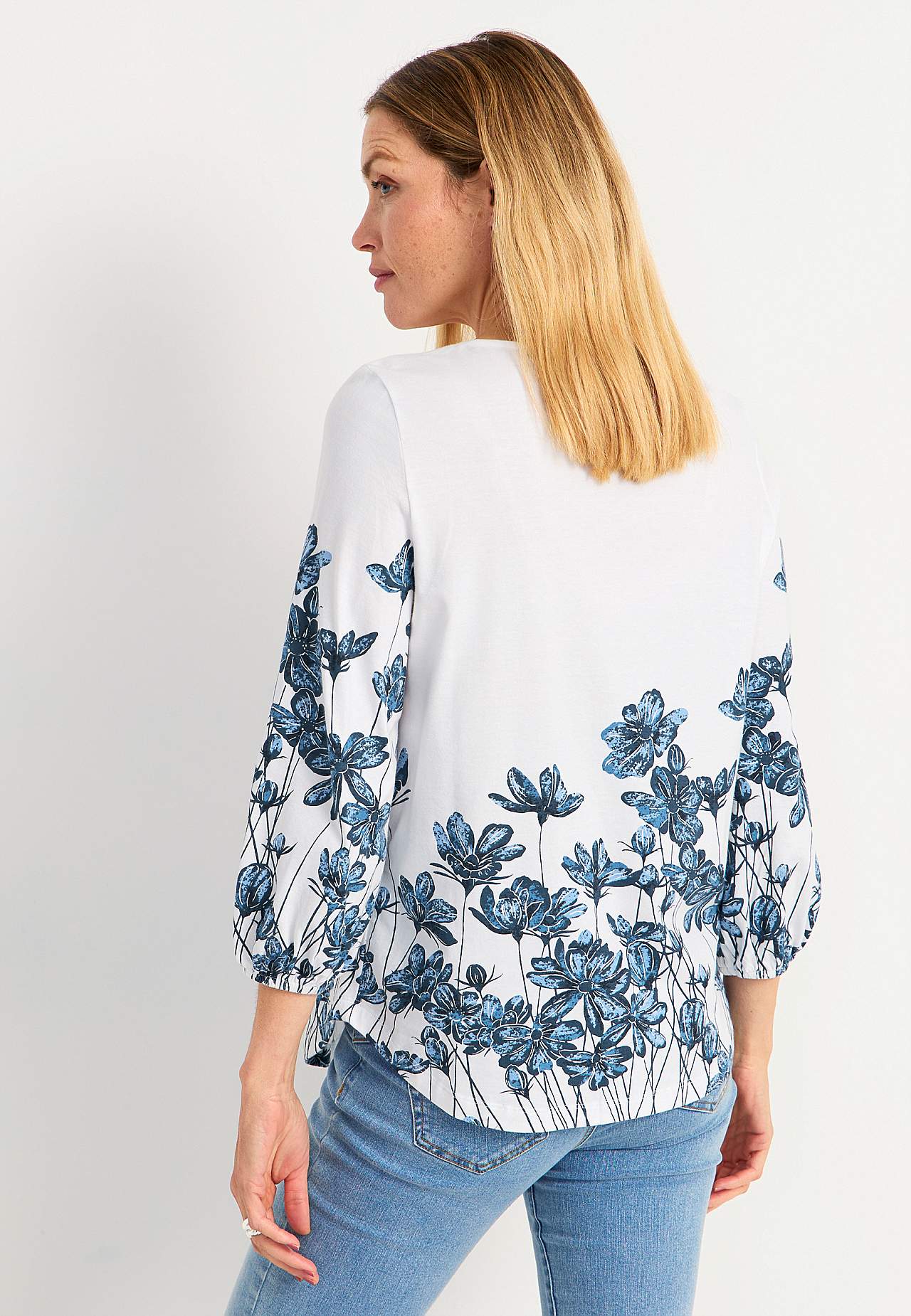 Jerseytop med et blomstermønster Engla