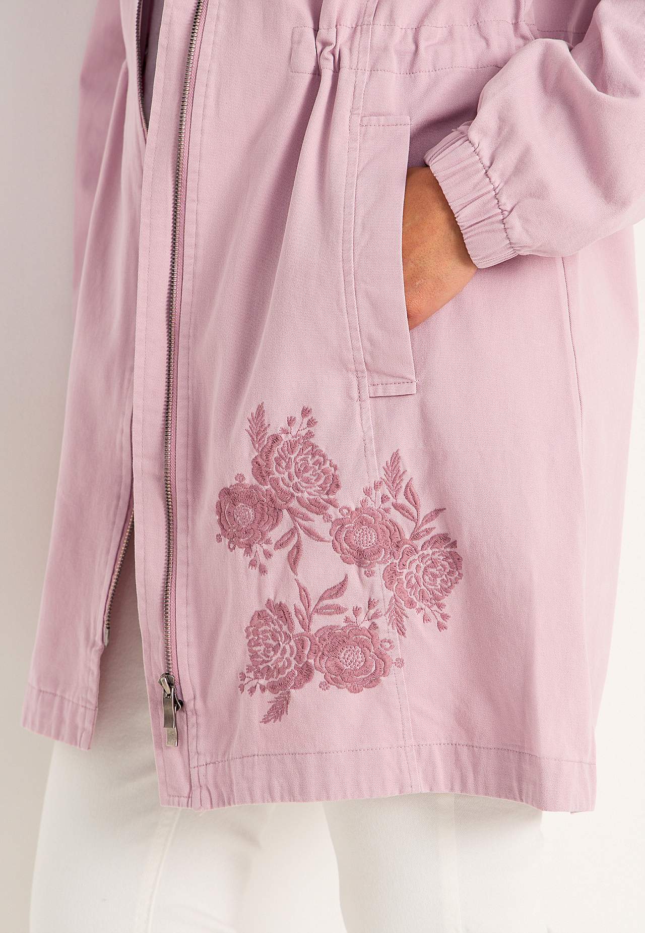 Parka med broderi