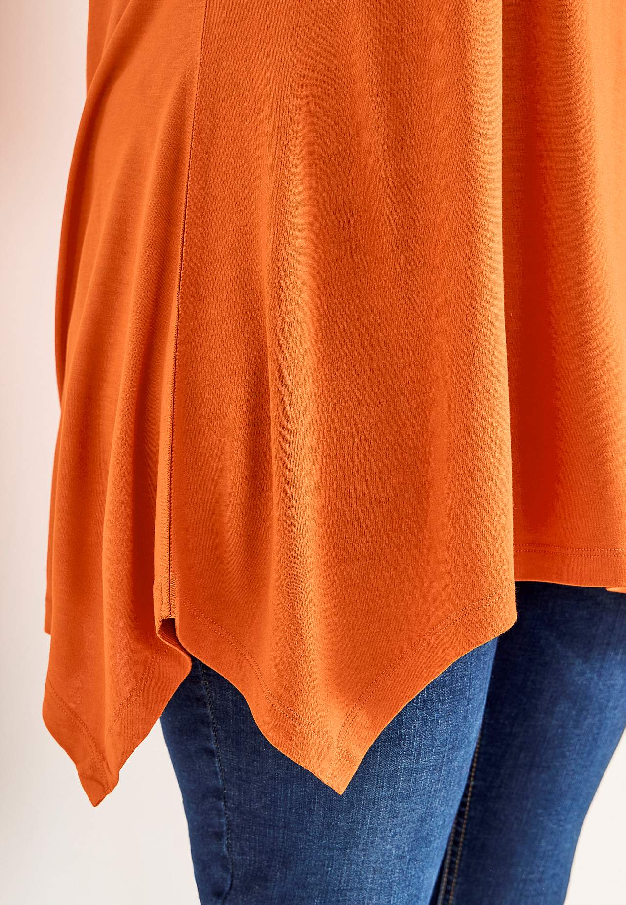 Asymmetrisk jerseytunika