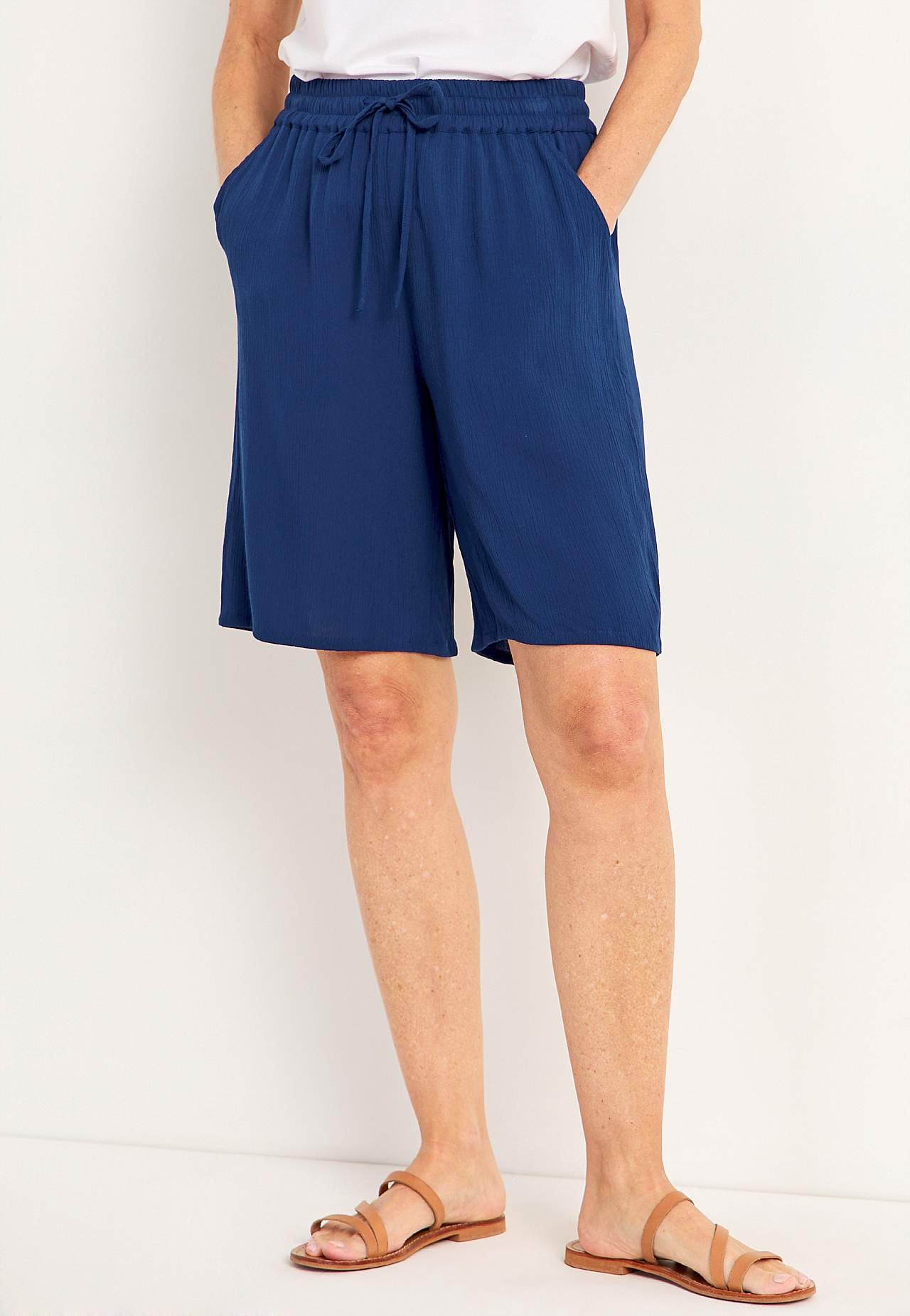 Shorts i kreppet kvalitet Mia