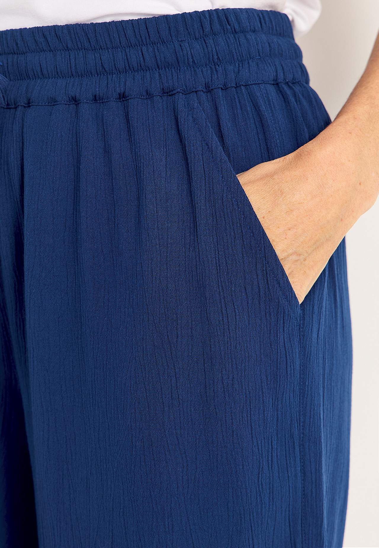 Shorts i kreppet kvalitet Mia