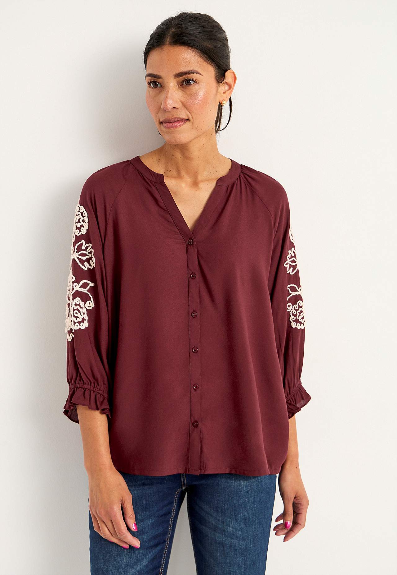 Bluse med broderi