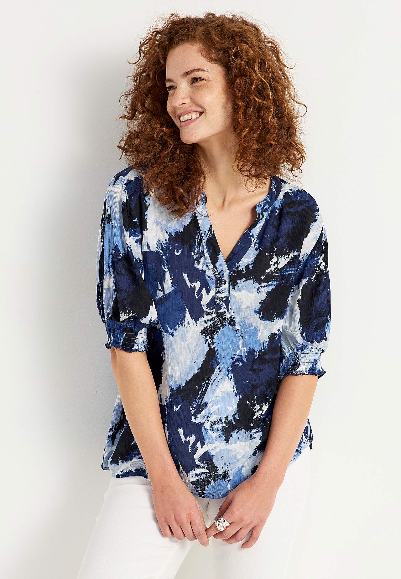 Kreppet bluse med smock