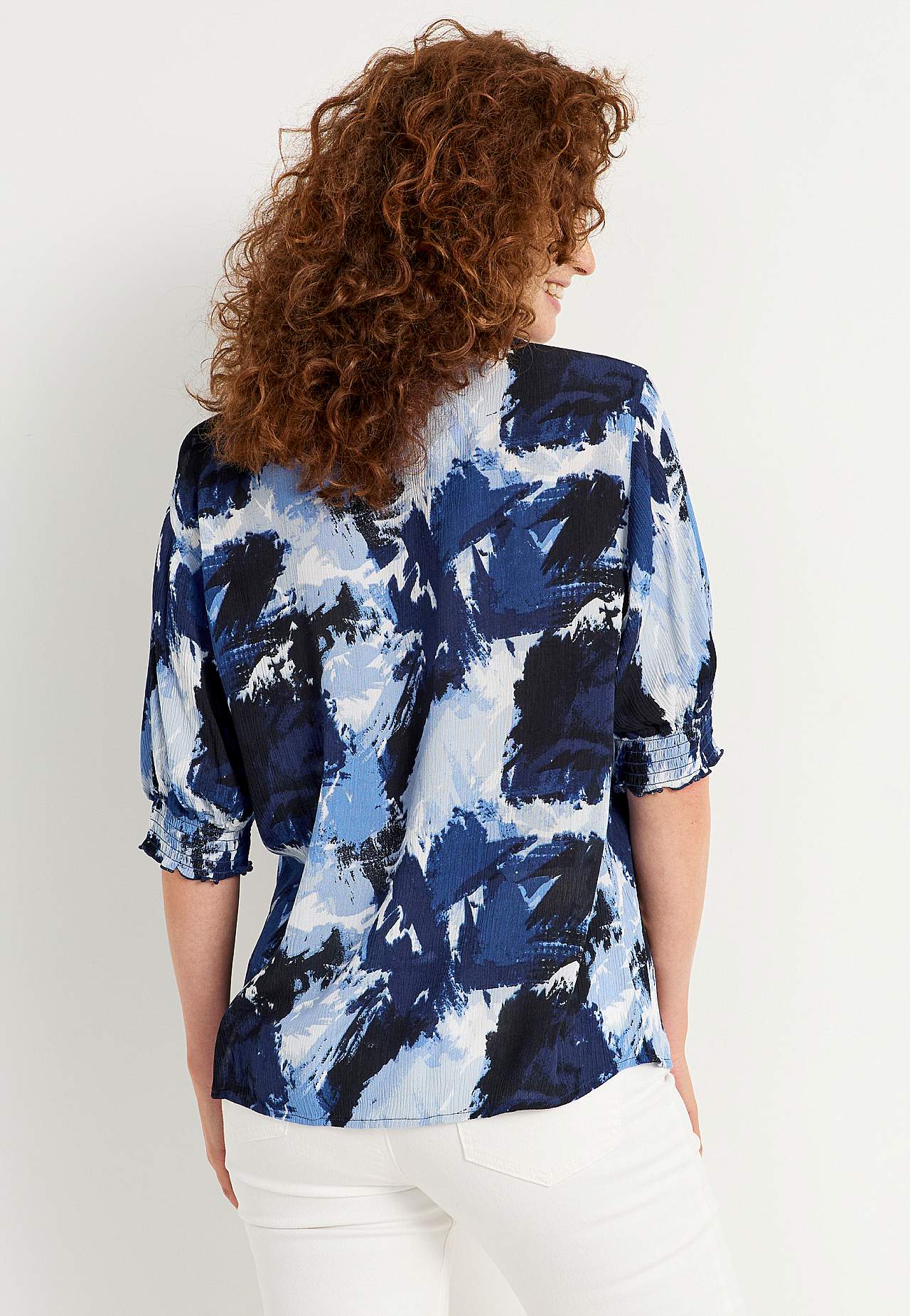 Kreppet bluse med smock