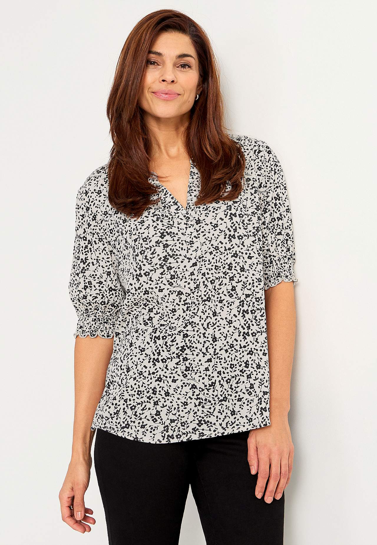 Kreppet bluse med smock