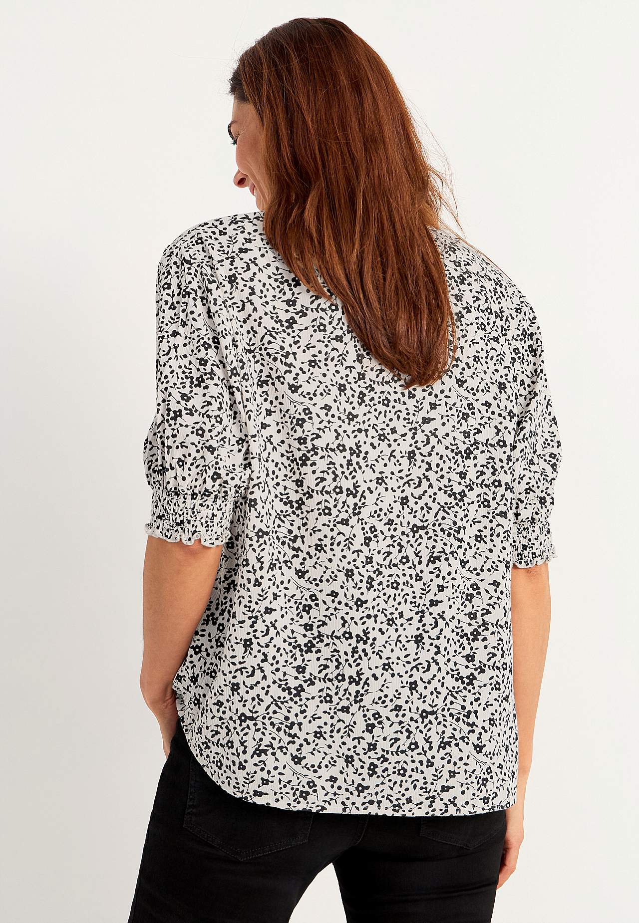Kreppet bluse med smock