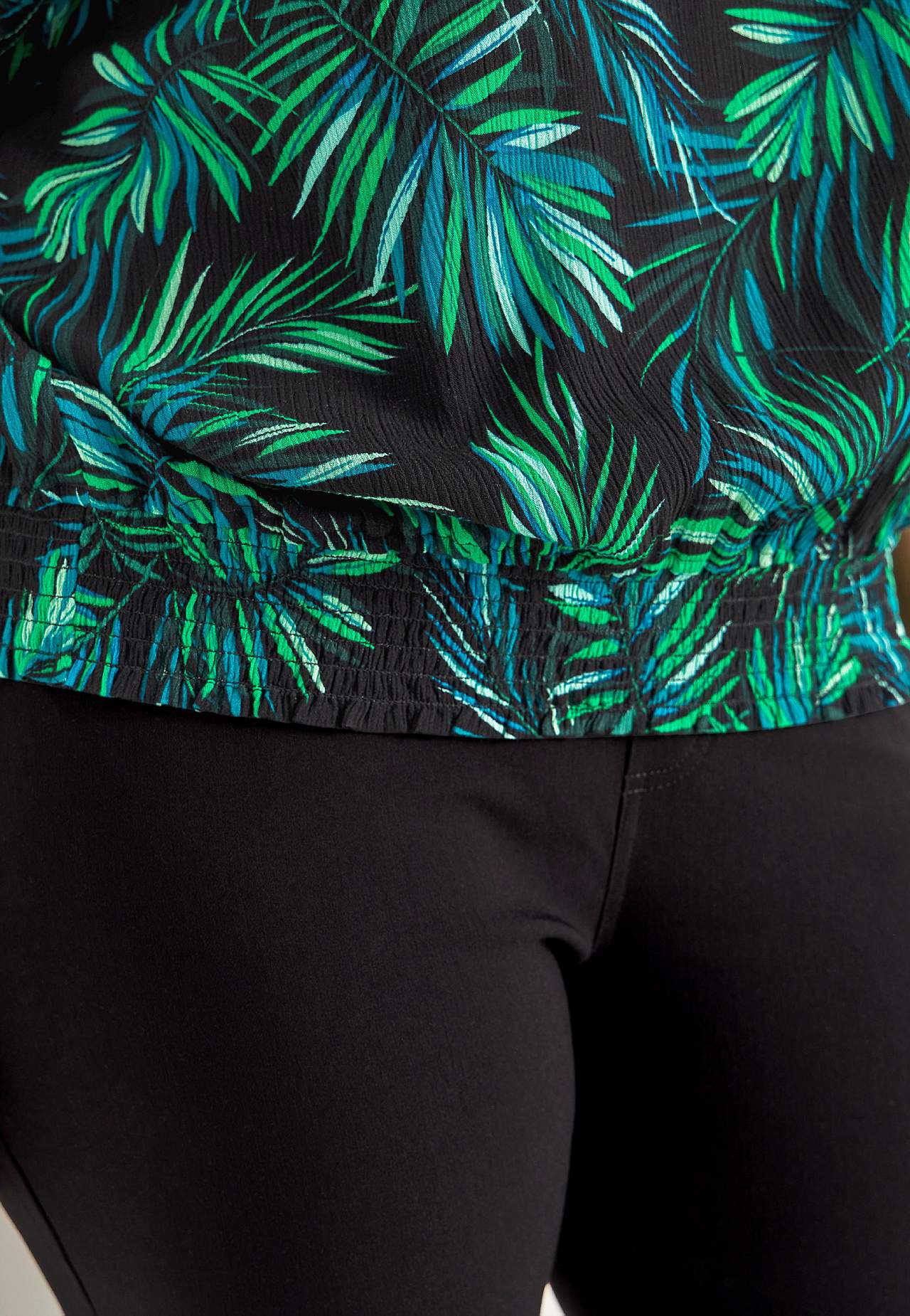 Bluse i viskosecrepe Sanna