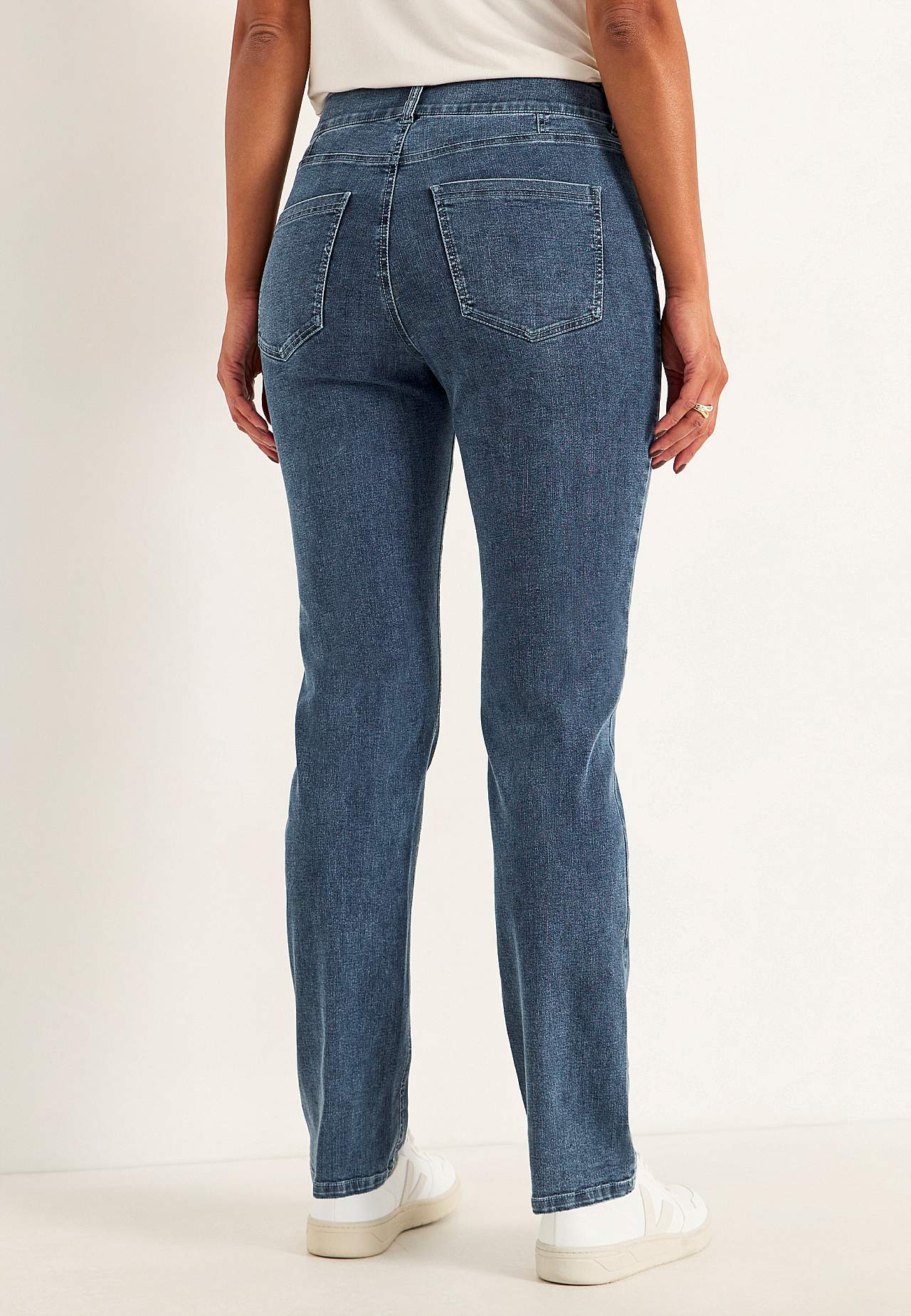Lige jeans i denim med superstræk