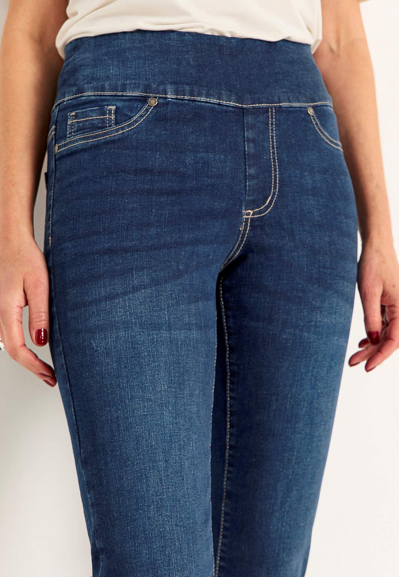 Superkomfortable ankeljeans i denim