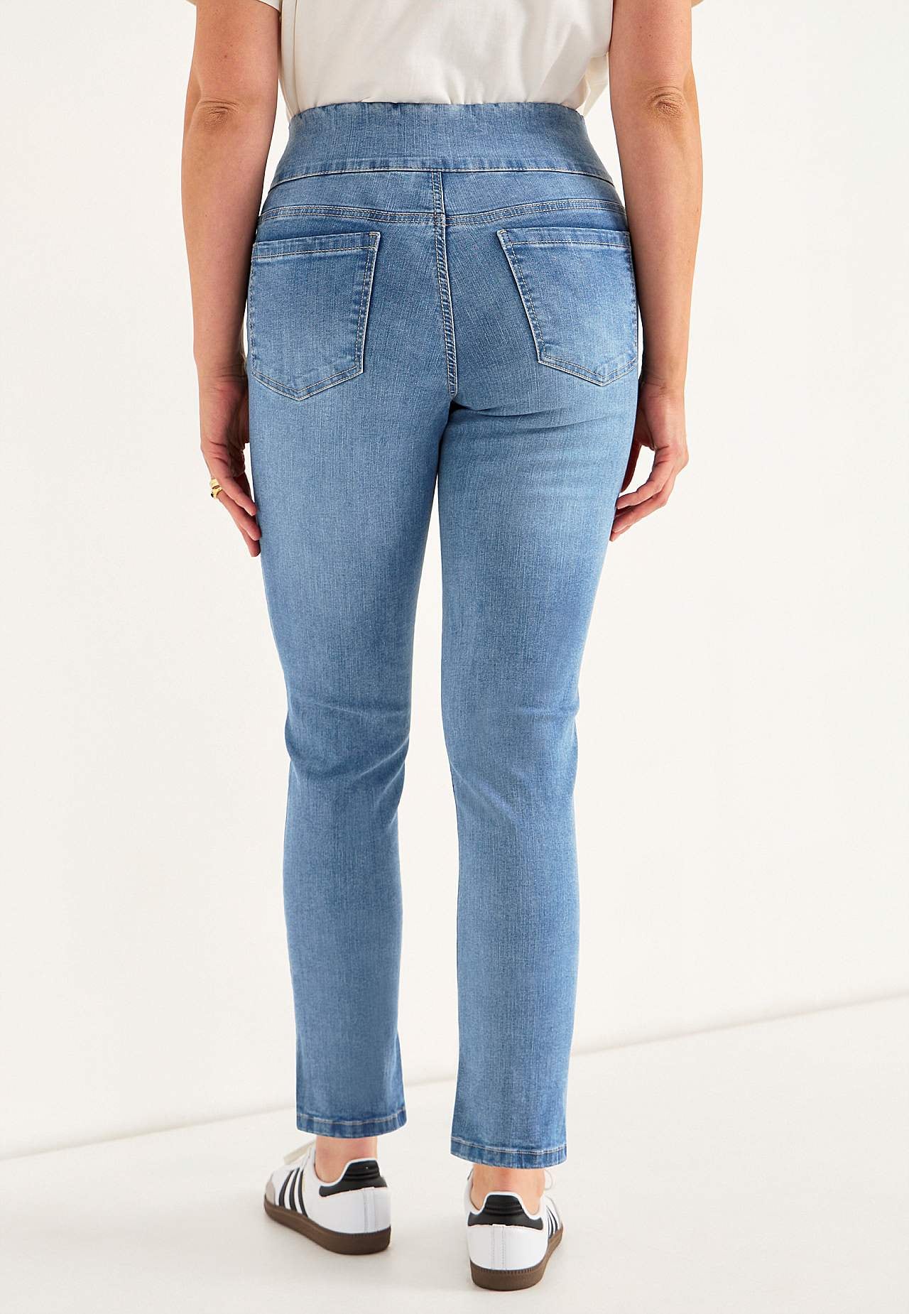 Superkomfortable ankeljeans i denim
