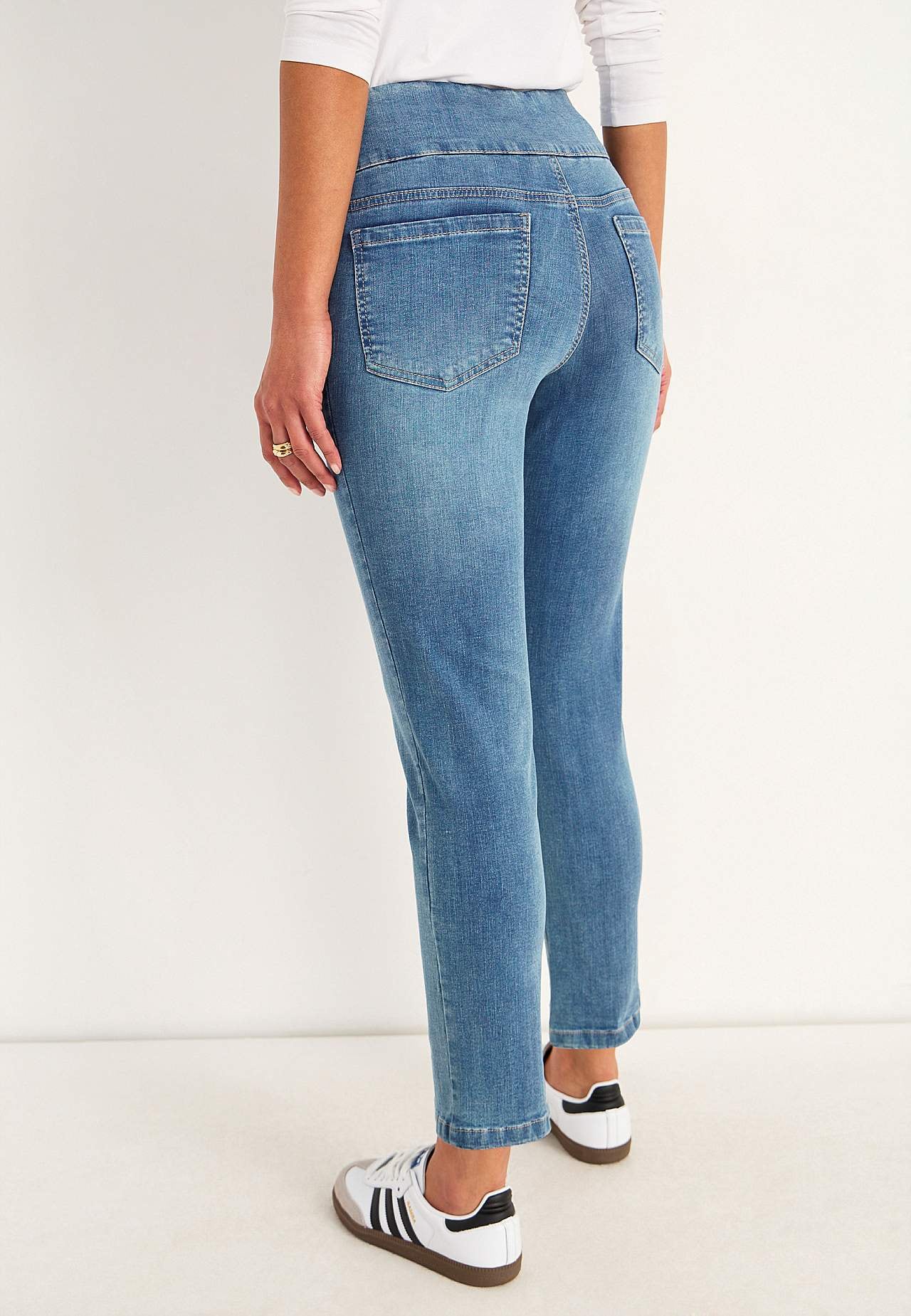 Superkomfortable ankeljeans i denim