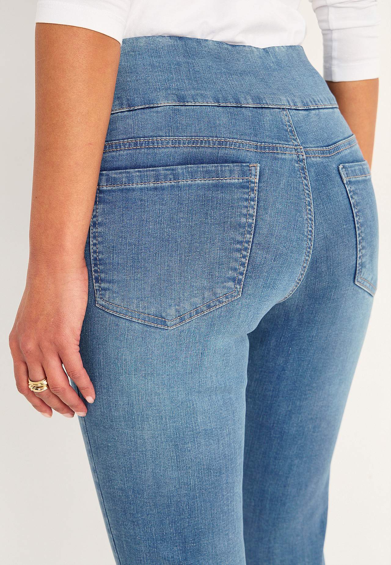 Superkomfortable ankeljeans i denim