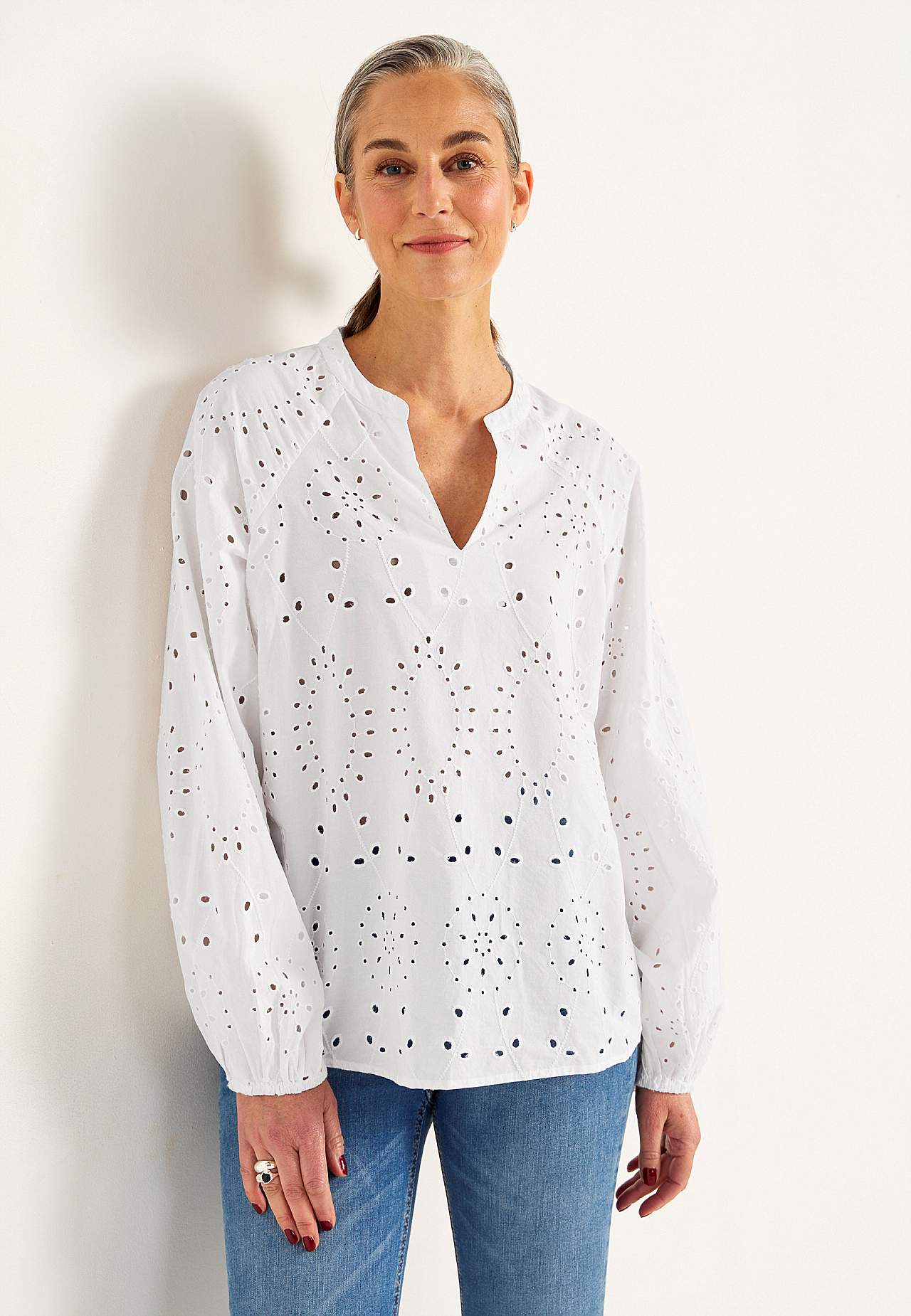 Bluse med broderi