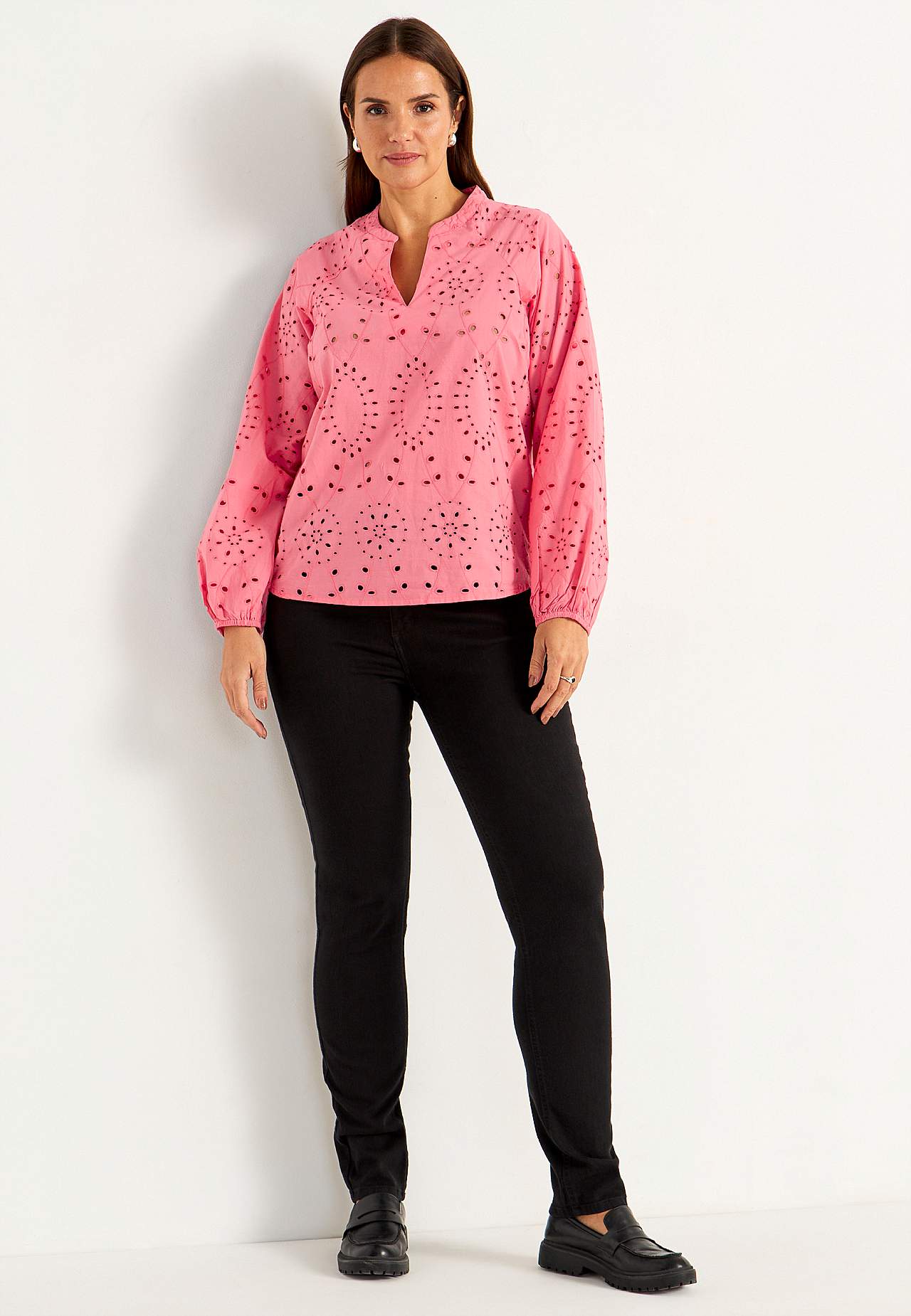 Bluse med broderi