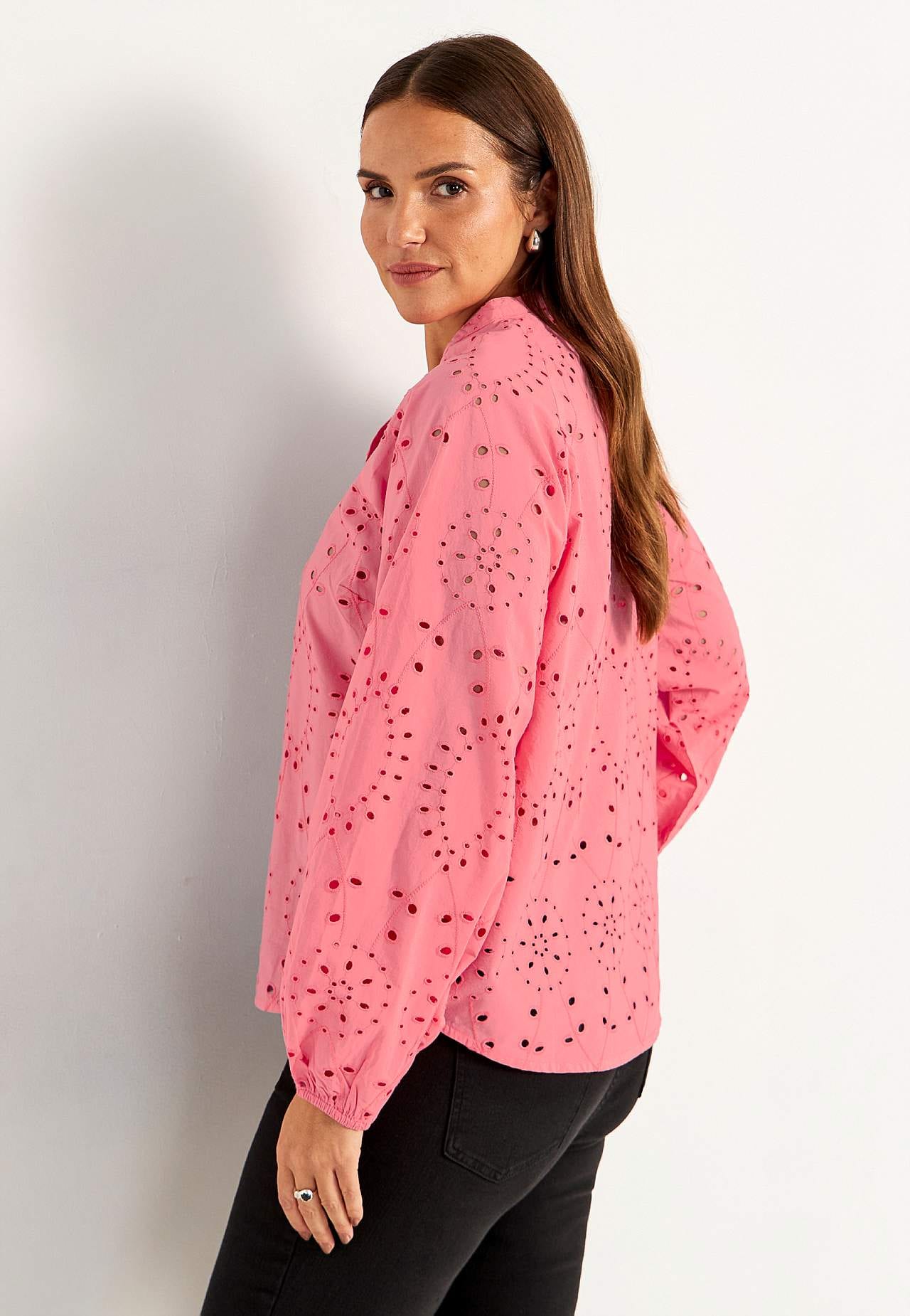 Bluse med broderi