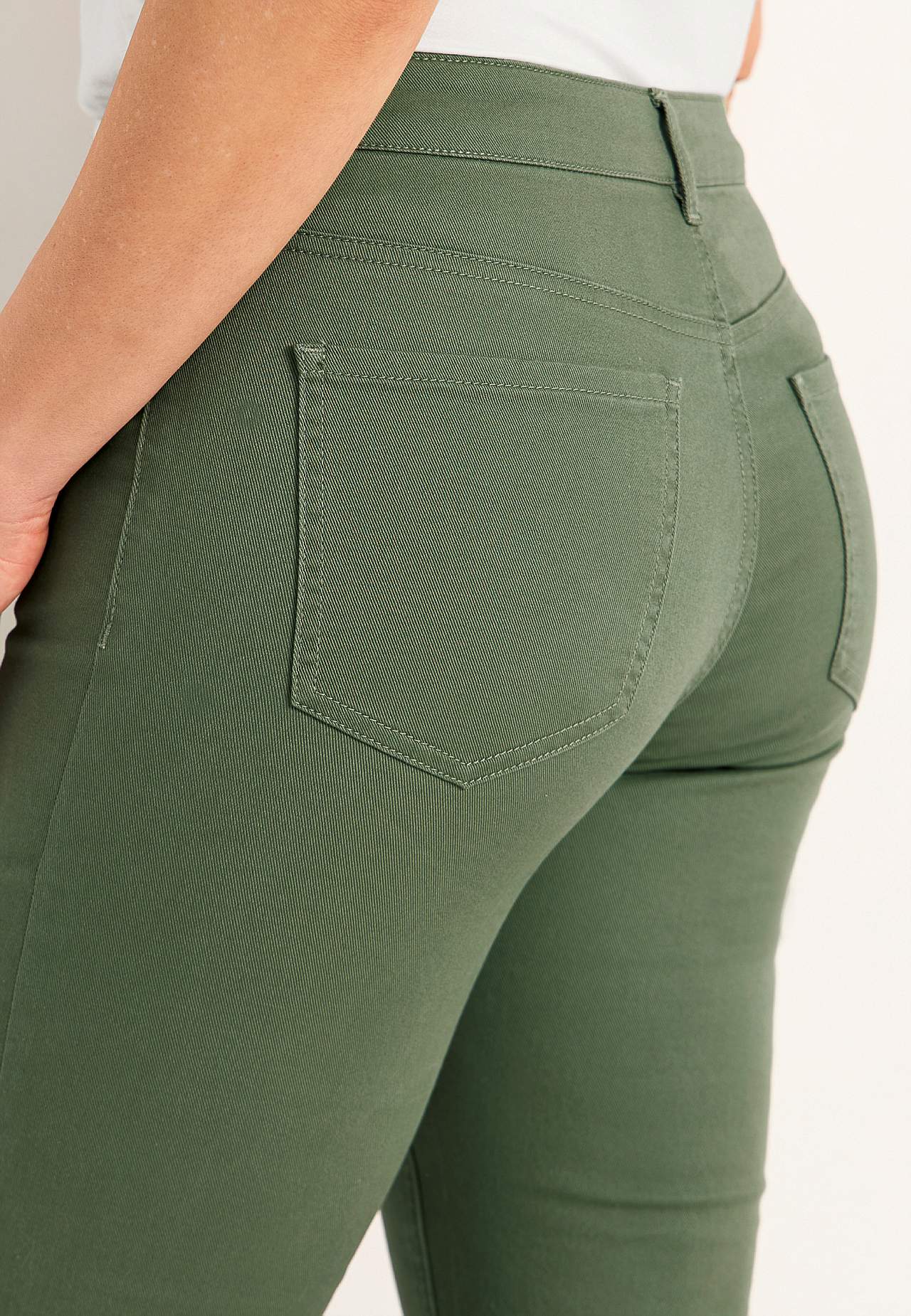 Lidt slankeree ankeljeans