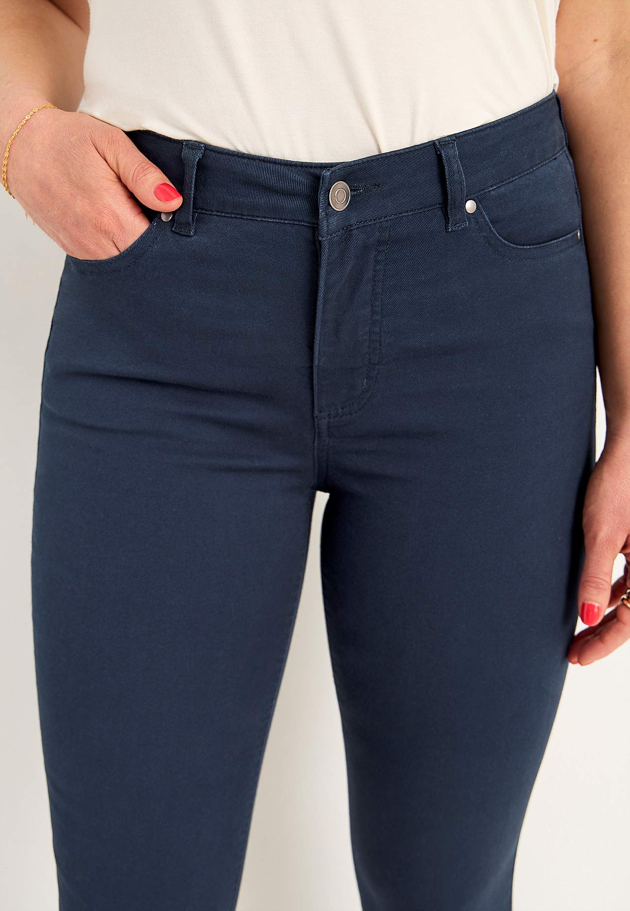 Lidt slankeree ankeljeans