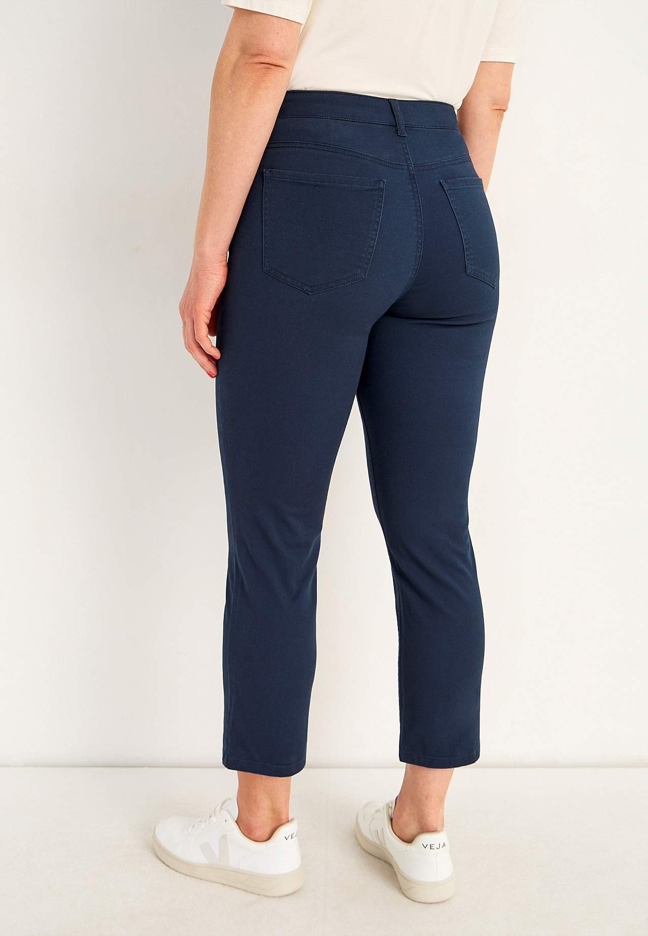 Lidt slankeree ankeljeans