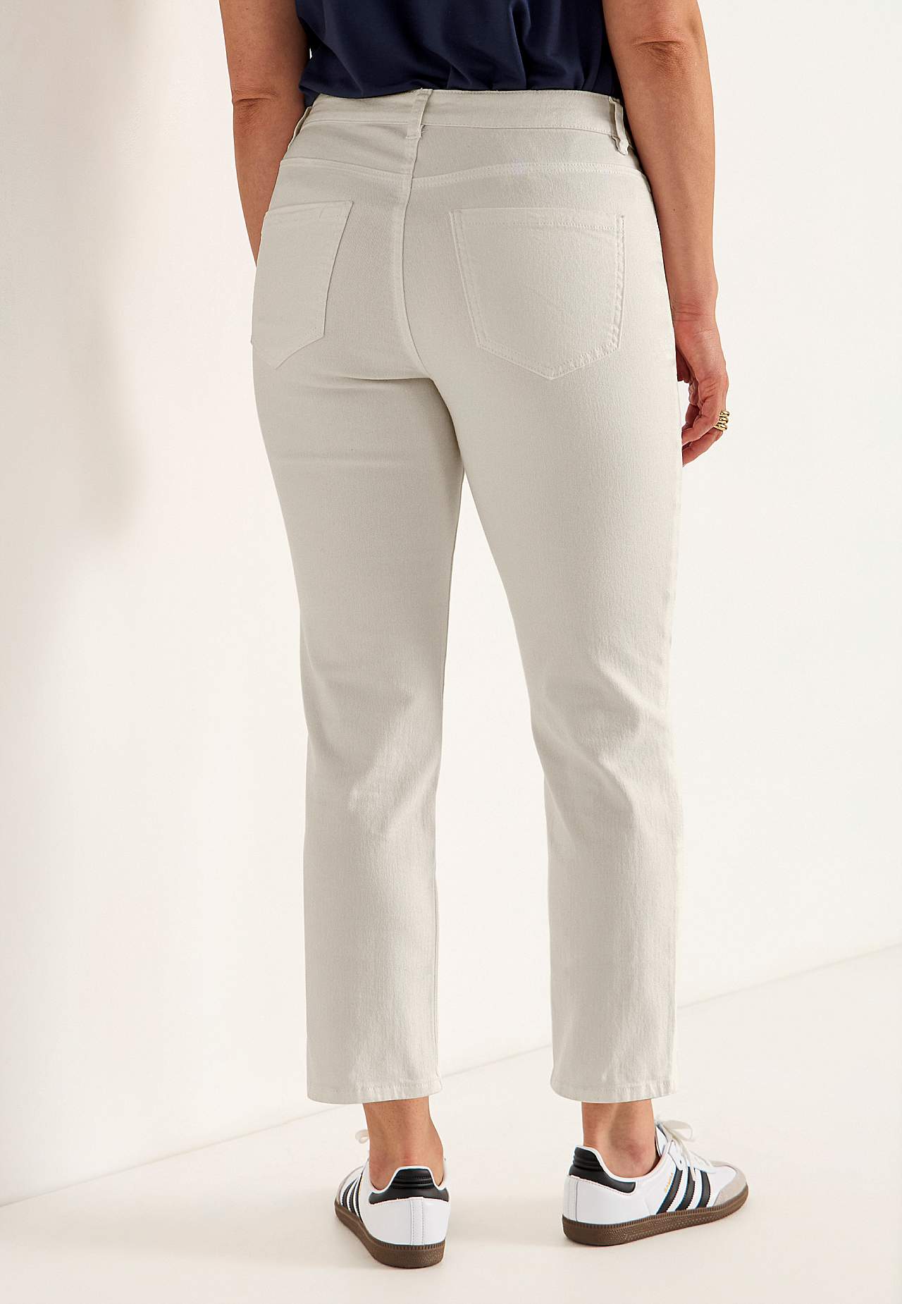 Lidt slankeree ankeljeans