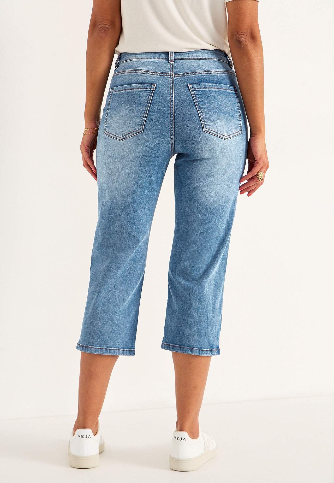Crop jeans med knaplukning