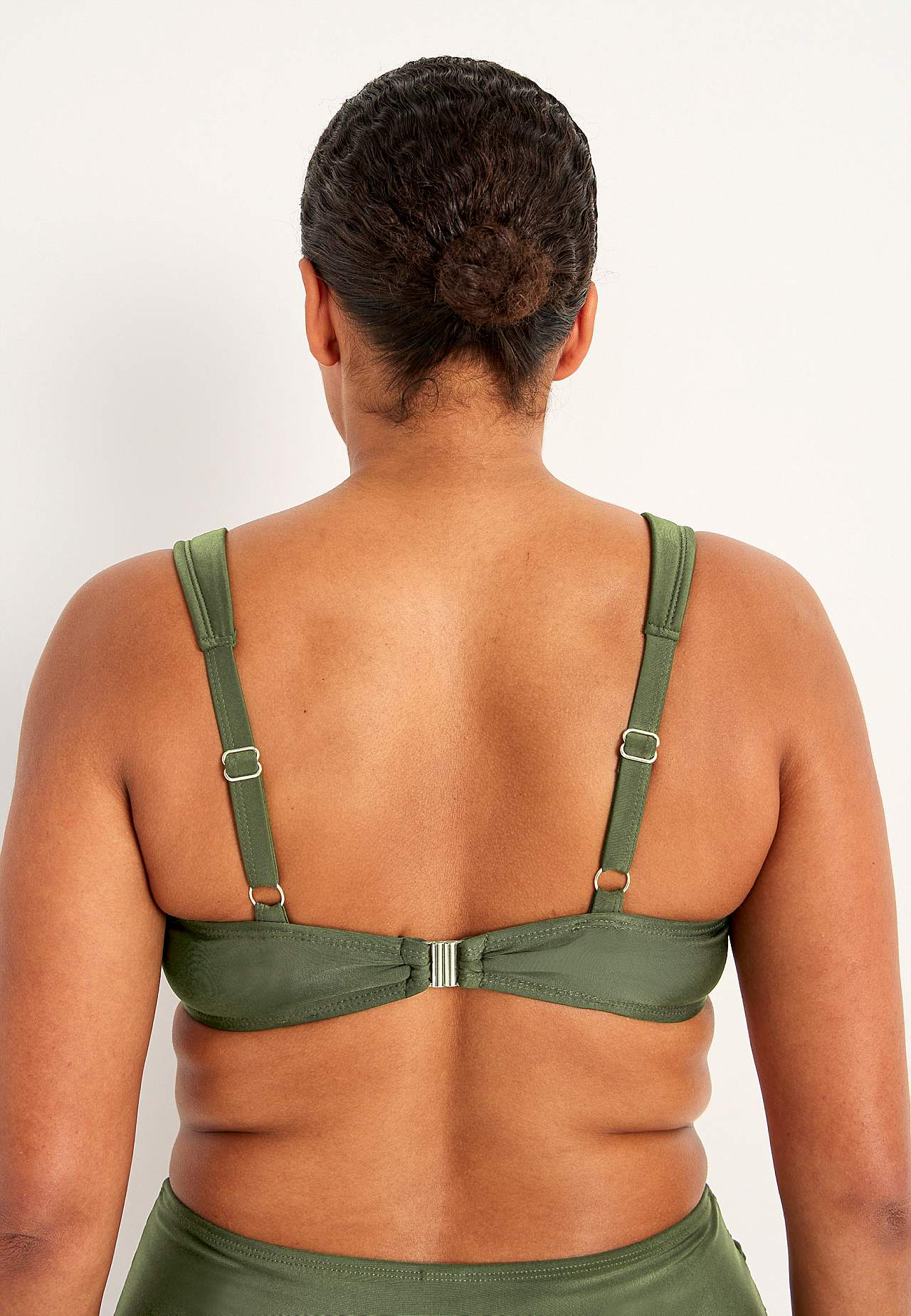 Ensfarvet bikini-bh