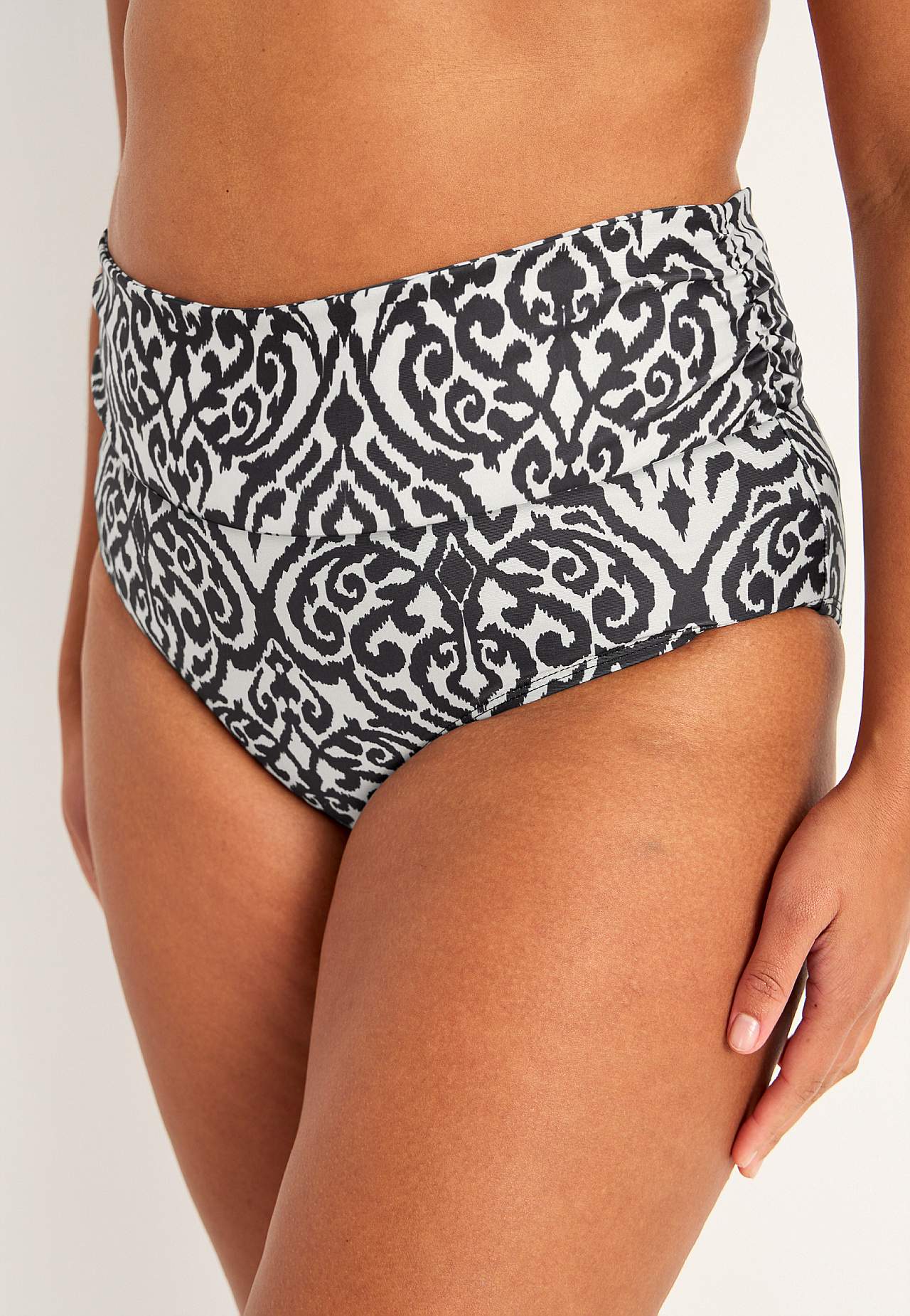 Bikinitrusse med foldbar kant ved taljen