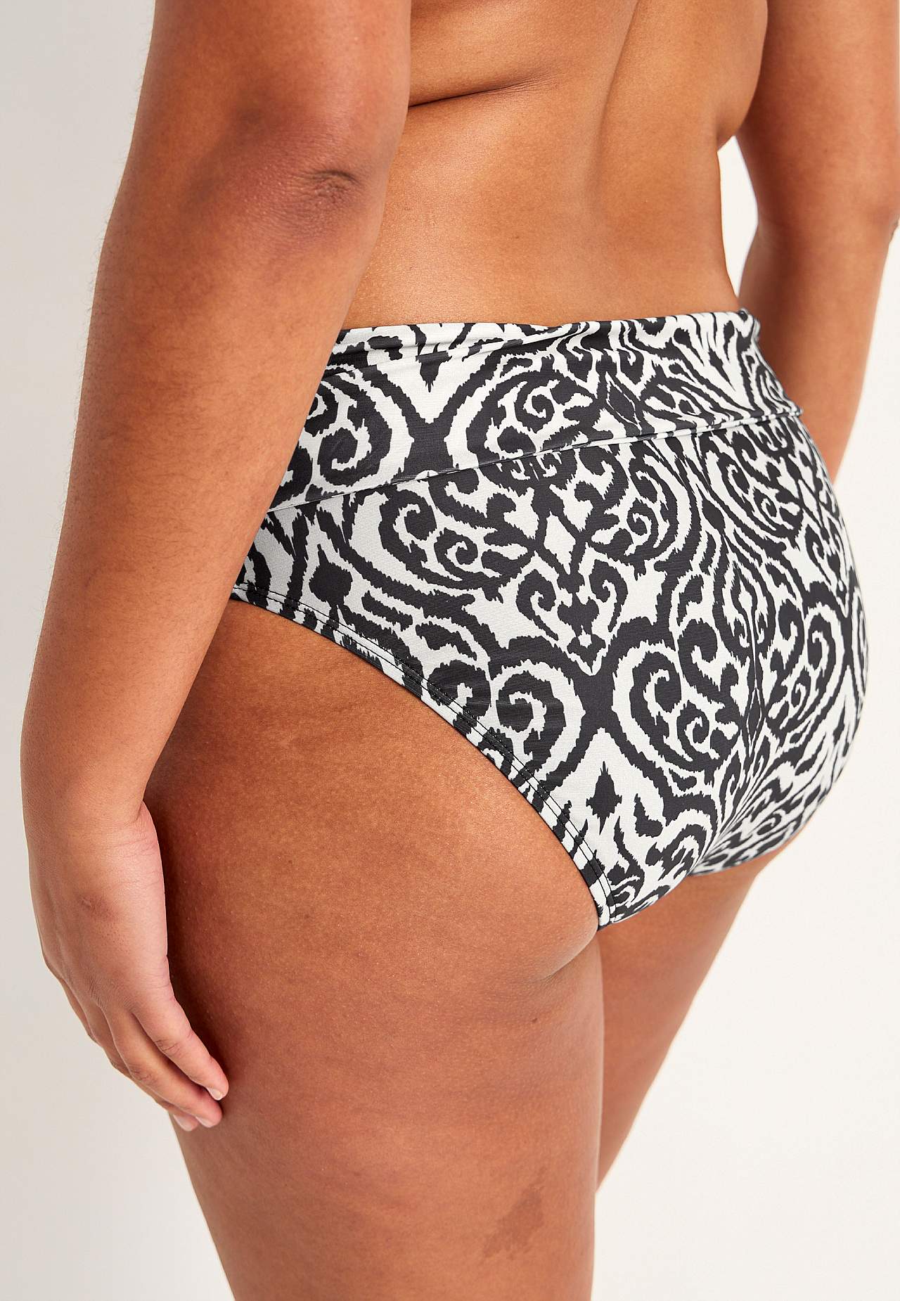 Bikinitrusse med foldbar kant ved taljen
