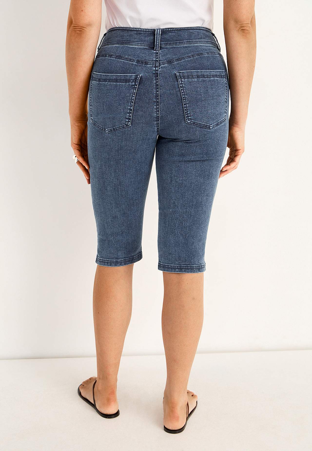 Crop jeans med superstræk