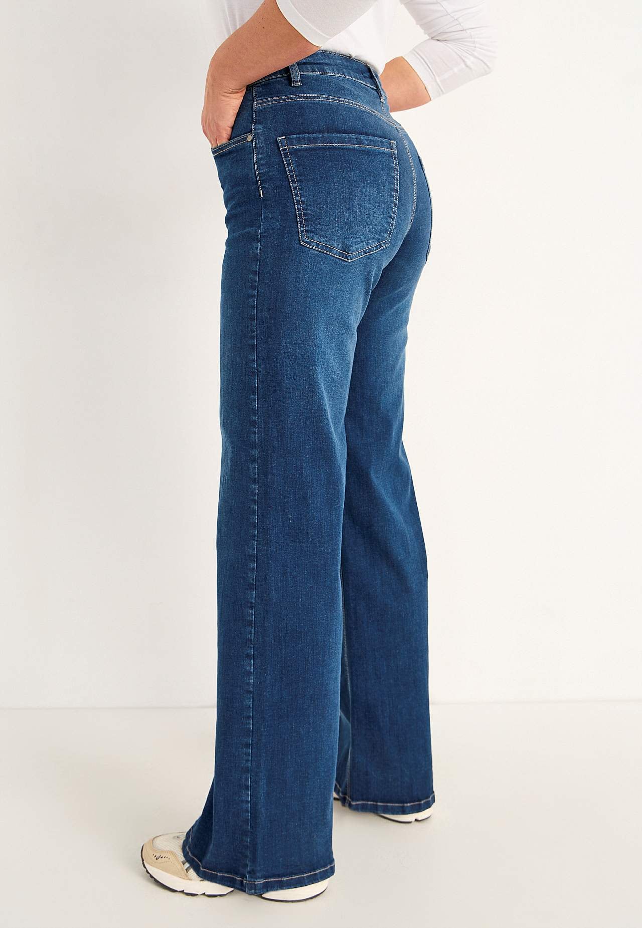 Brede, lange jeans med høj talje