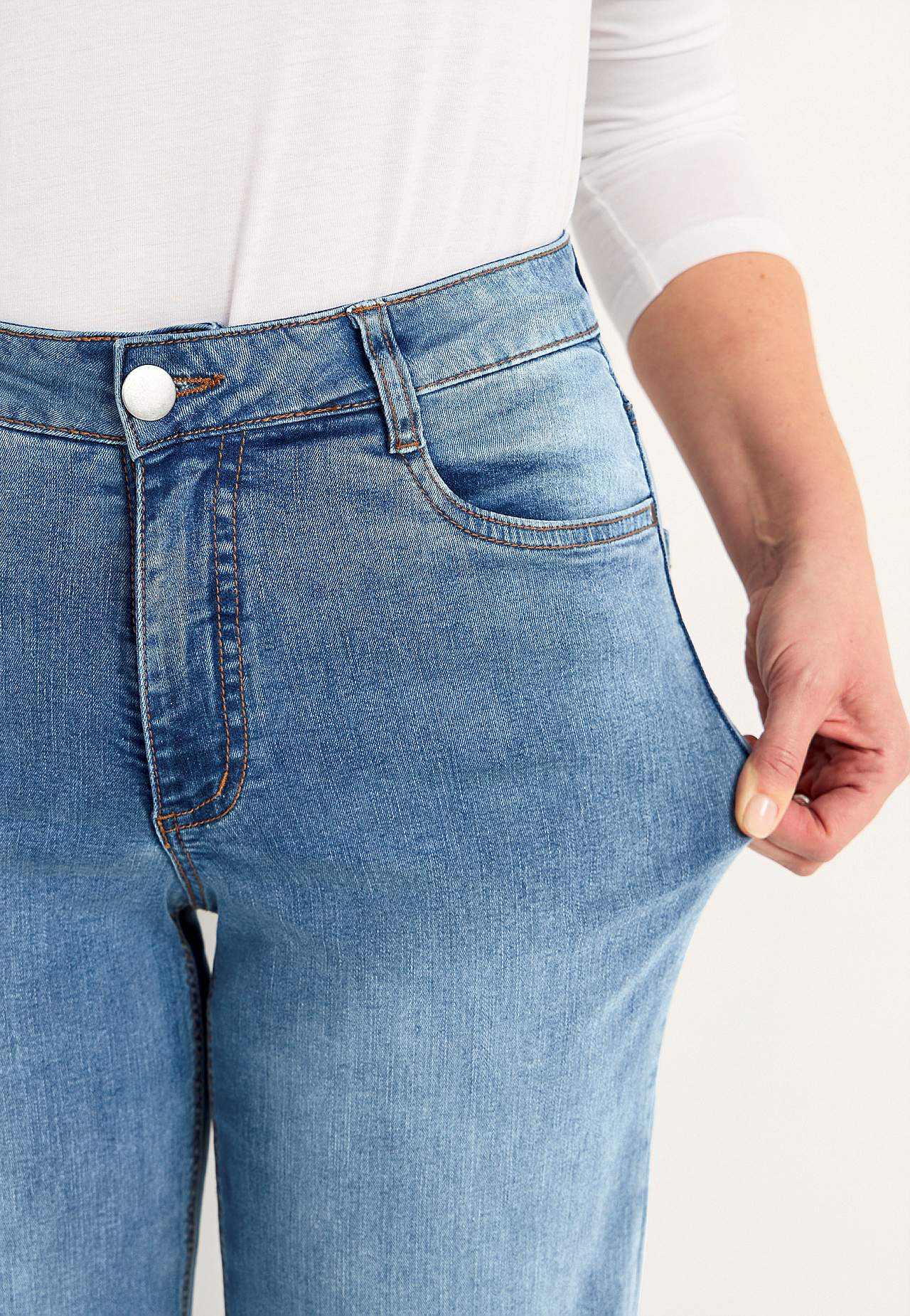 Brede, lange jeans med høj talje