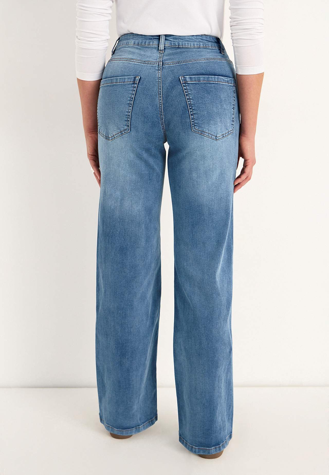 Brede, lange jeans med høj talje