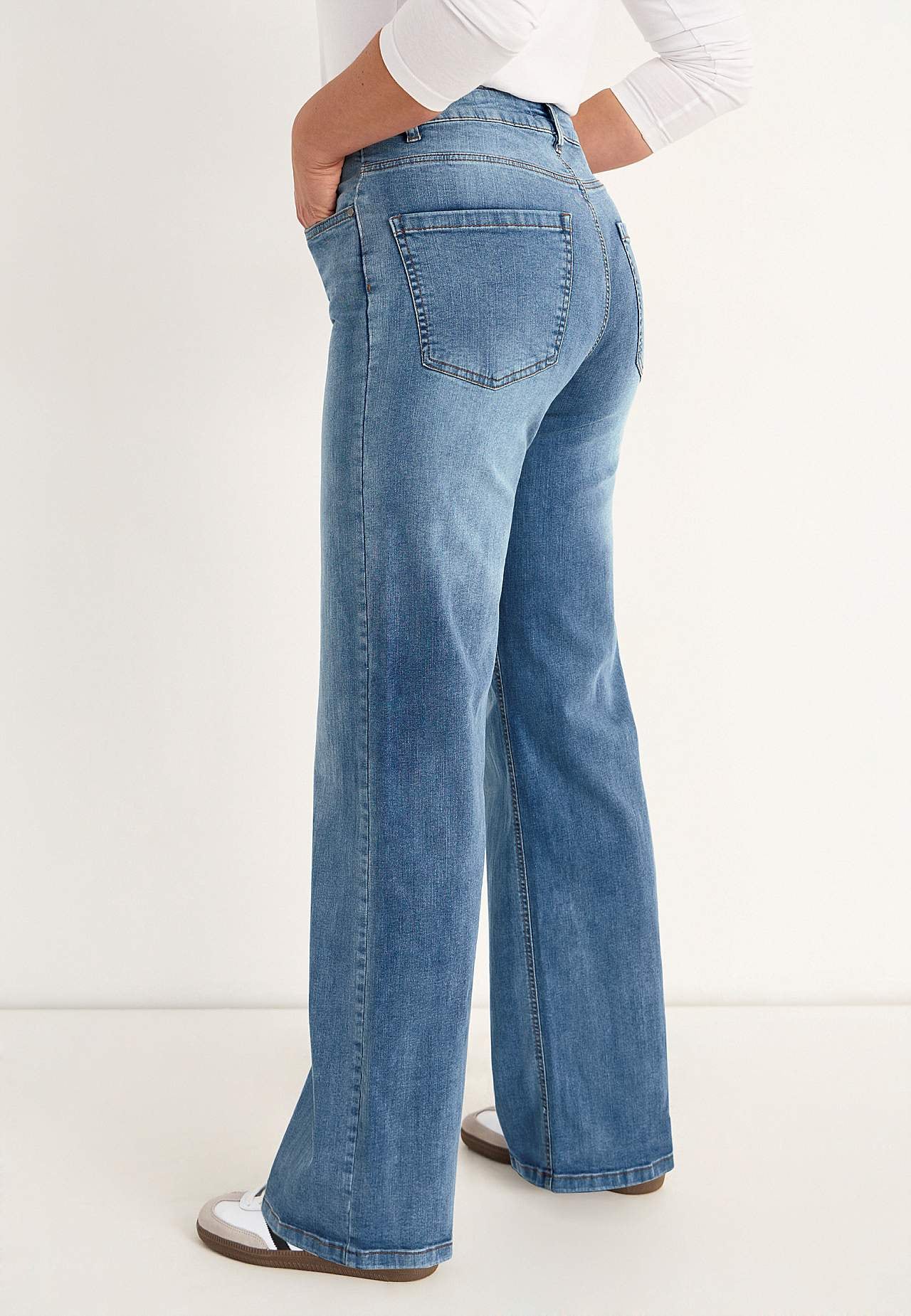 Brede, lange jeans med høj talje