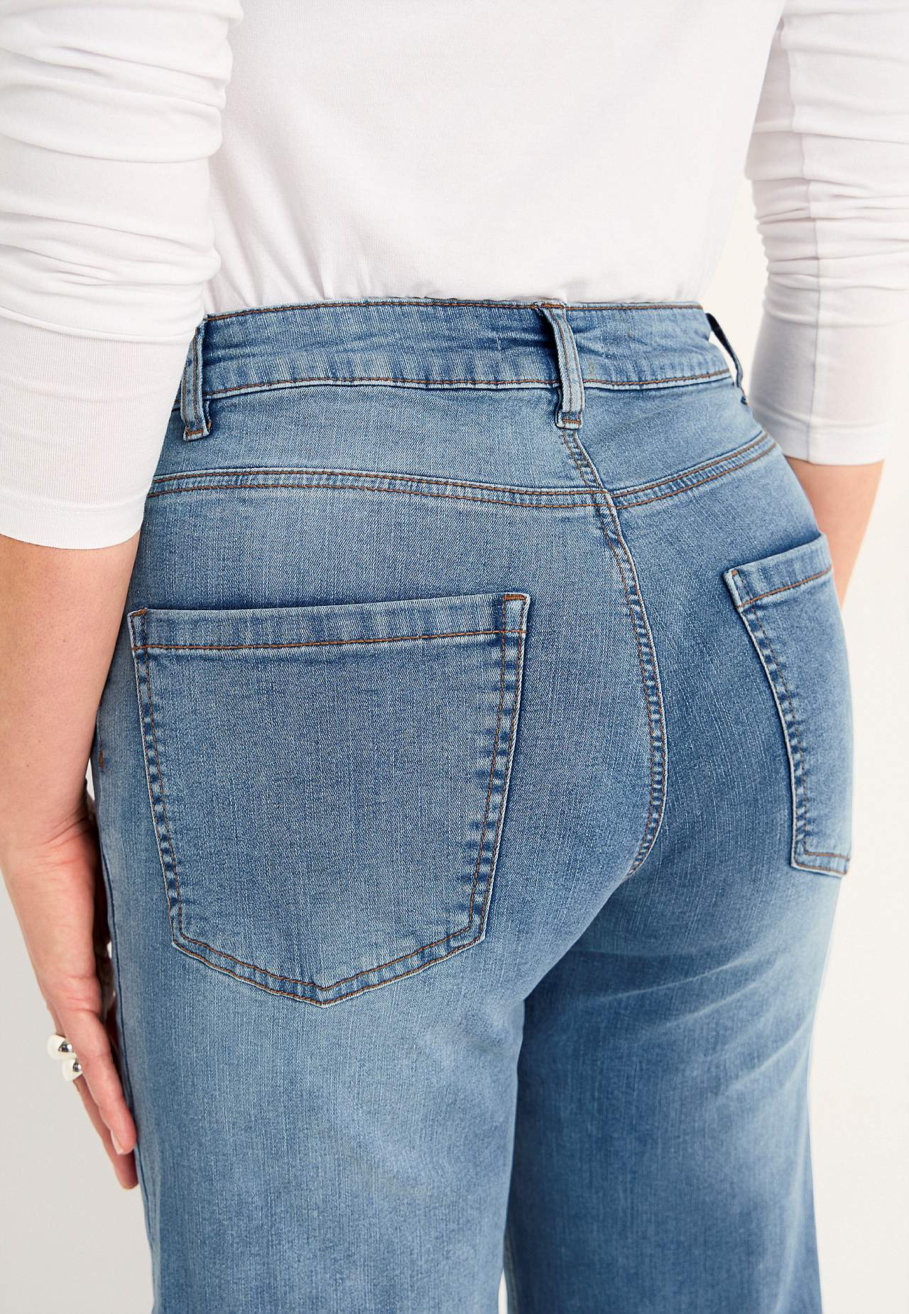 Brede, lange jeans med høj talje